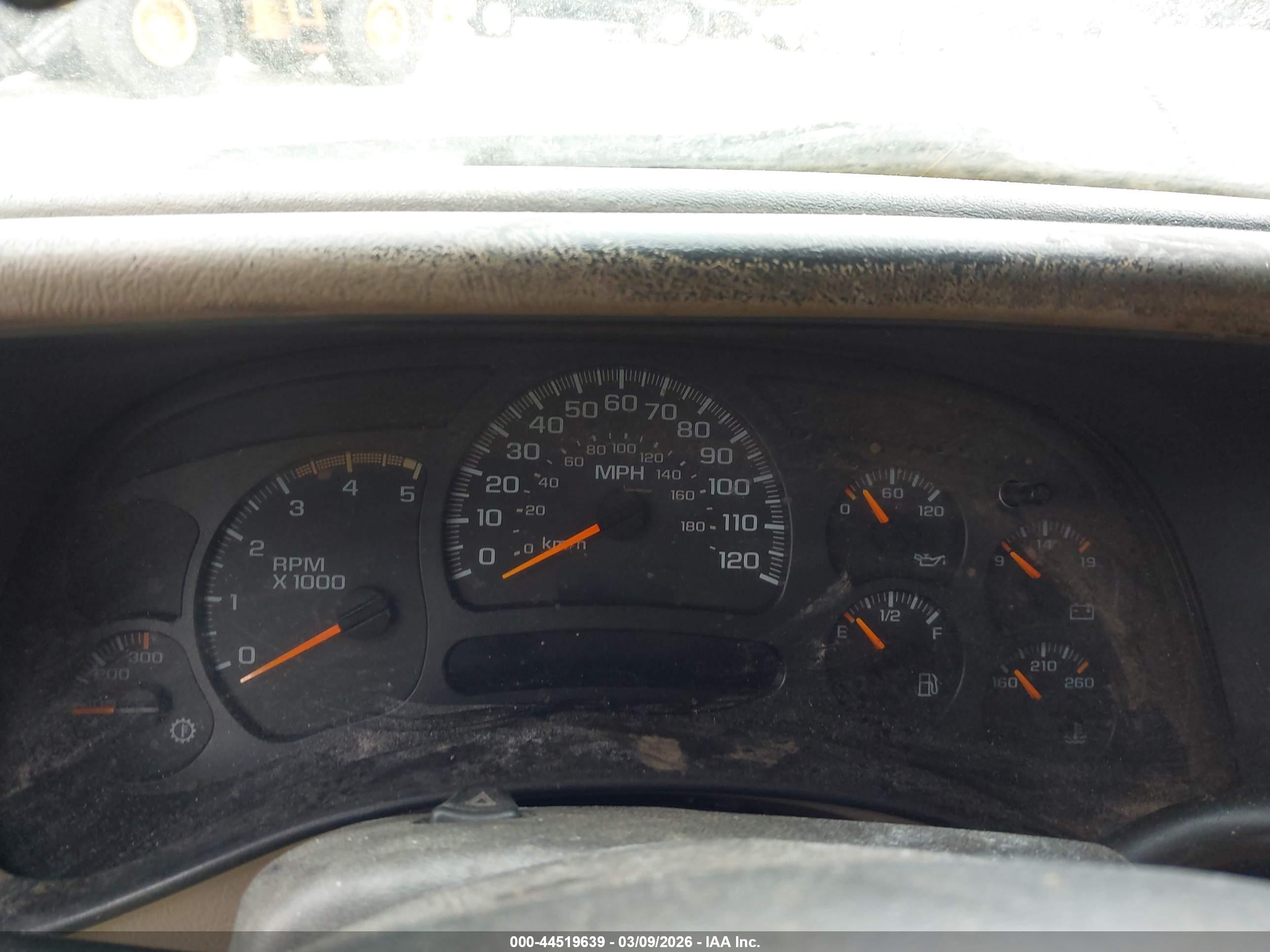 CHEVROLET SILVERADO image 6