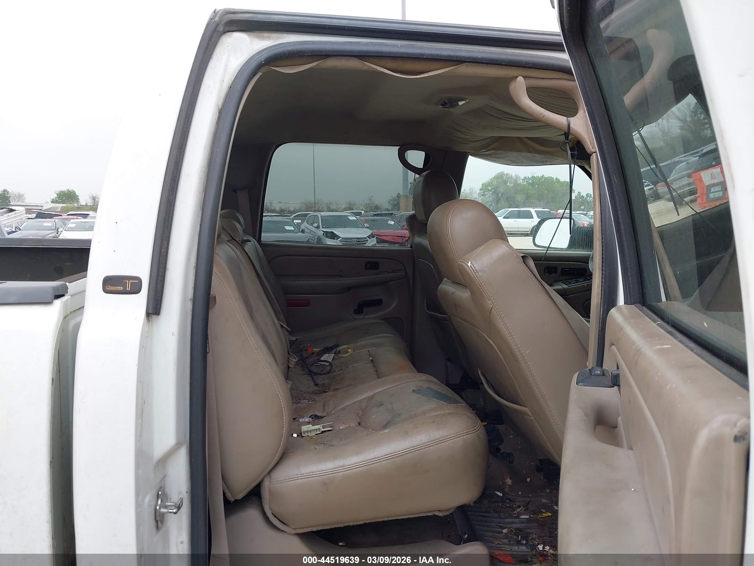 CHEVROLET SILVERADO image 7