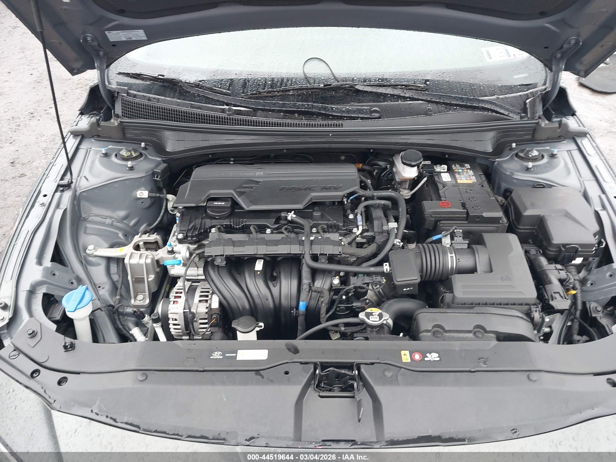 HYUNDAI ELANTRA image 10