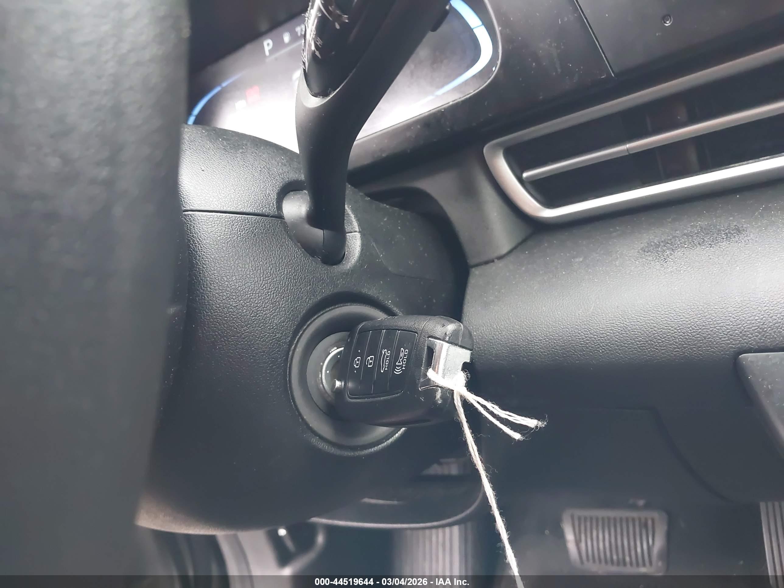 HYUNDAI ELANTRA image 11
