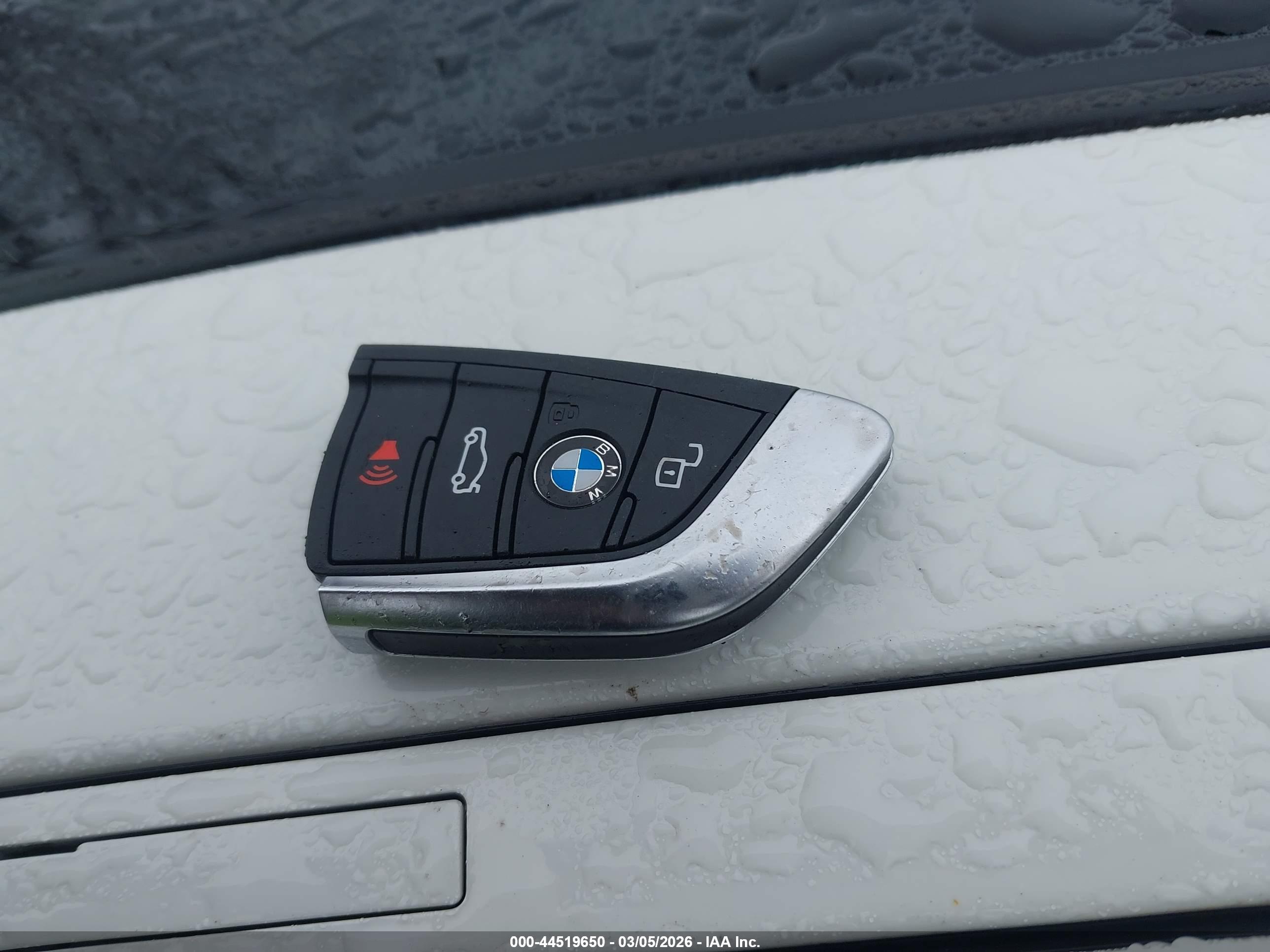BMW 330I image 11