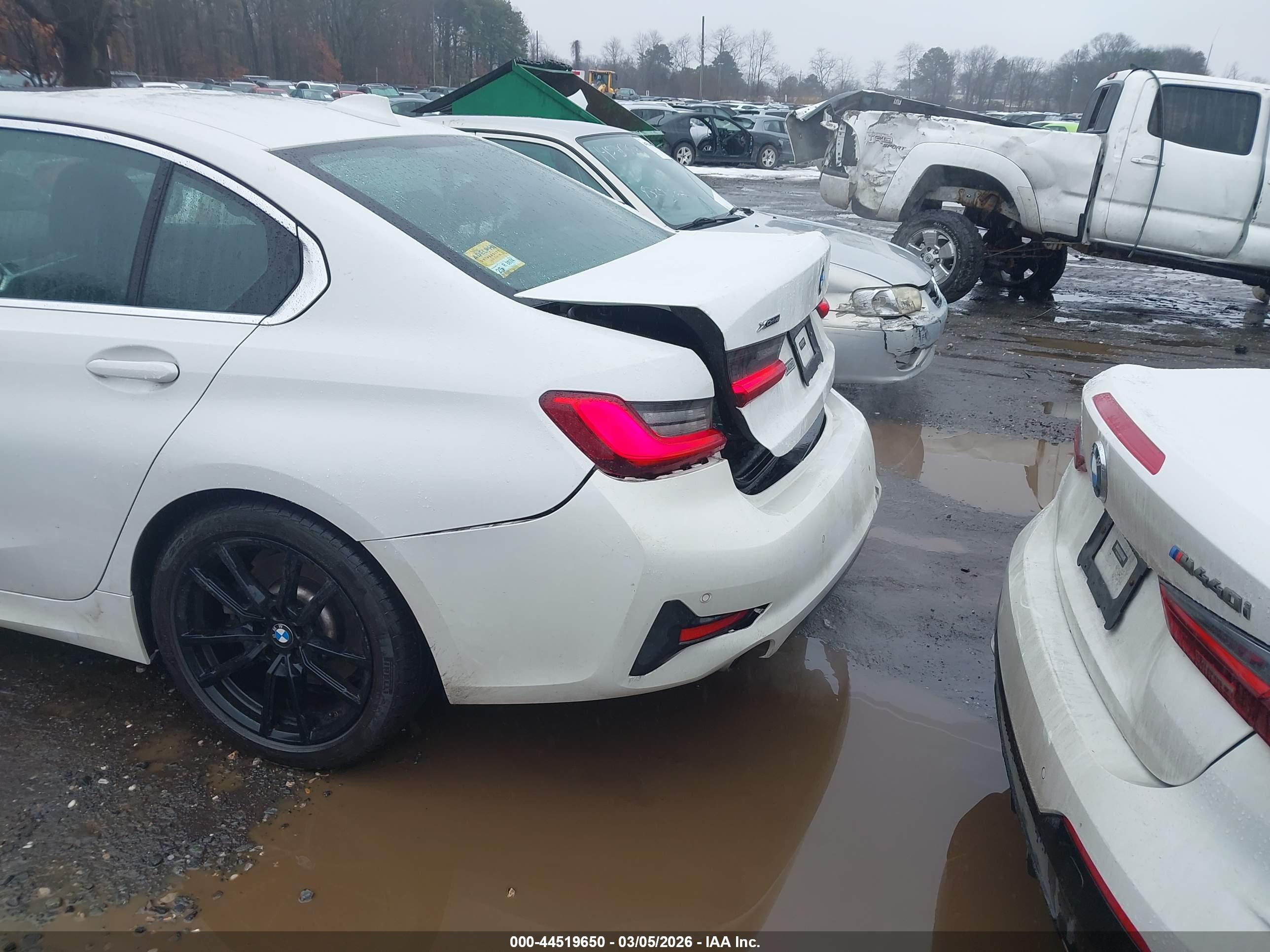 BMW 330I image 6