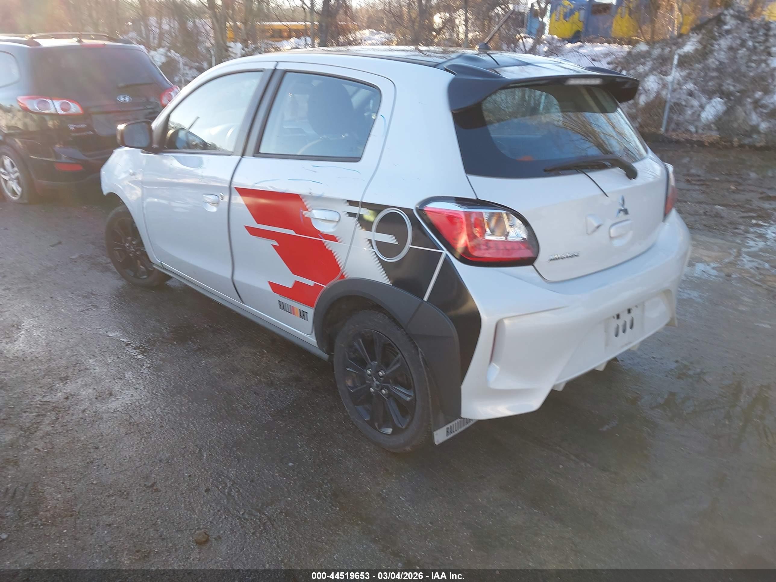 MITSUBISHI MIRAGE image 3
