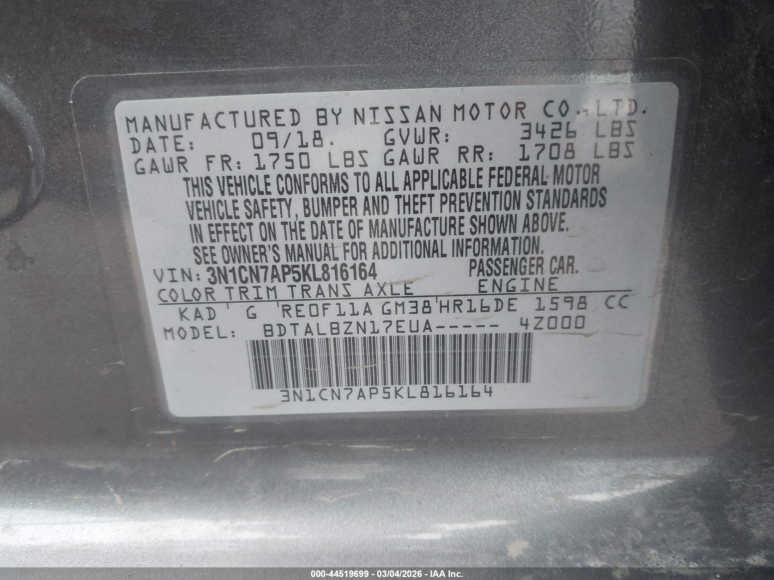 NISSAN VERSA image 9