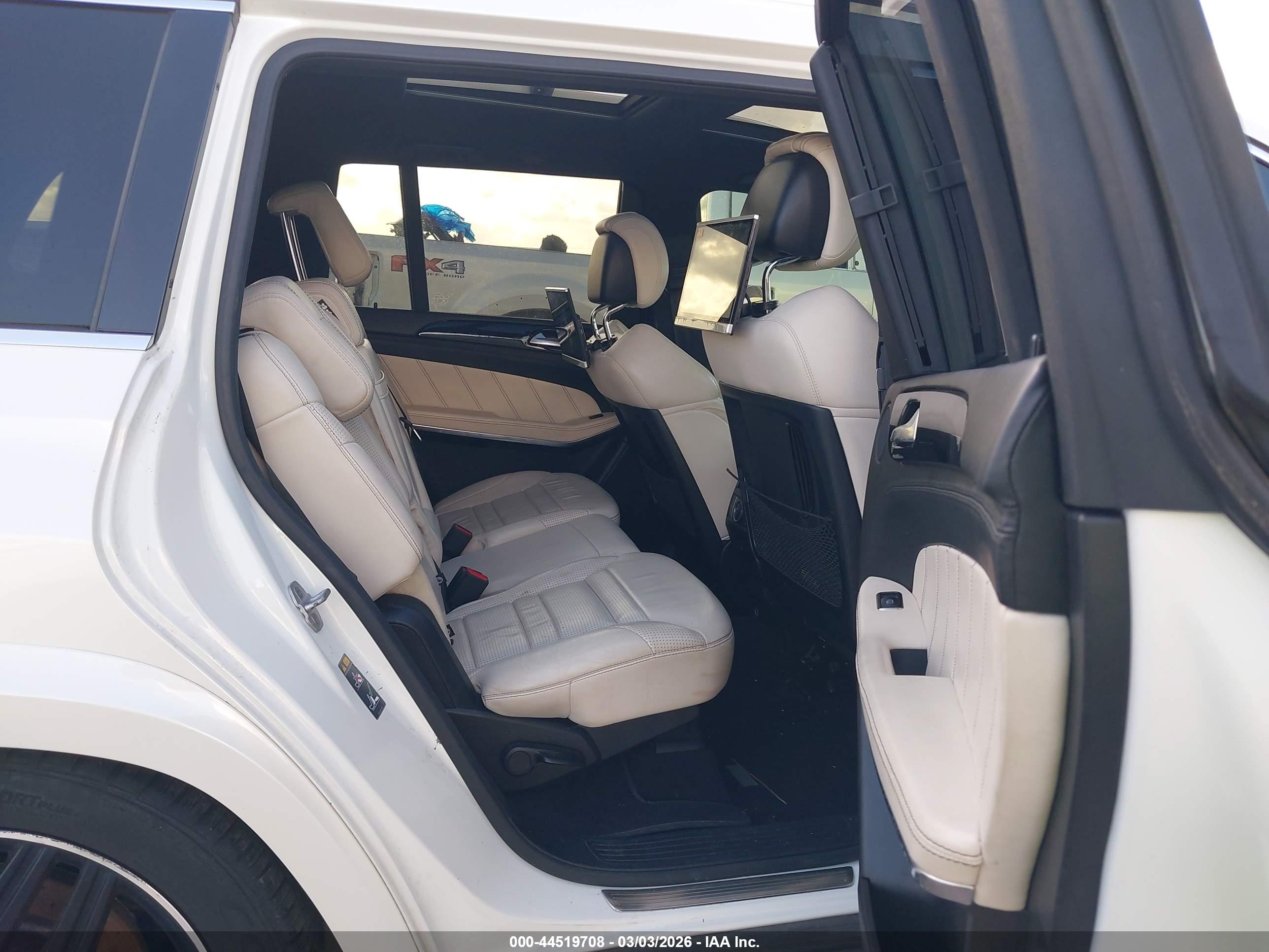 MERCEDES-BENZ GL image 8