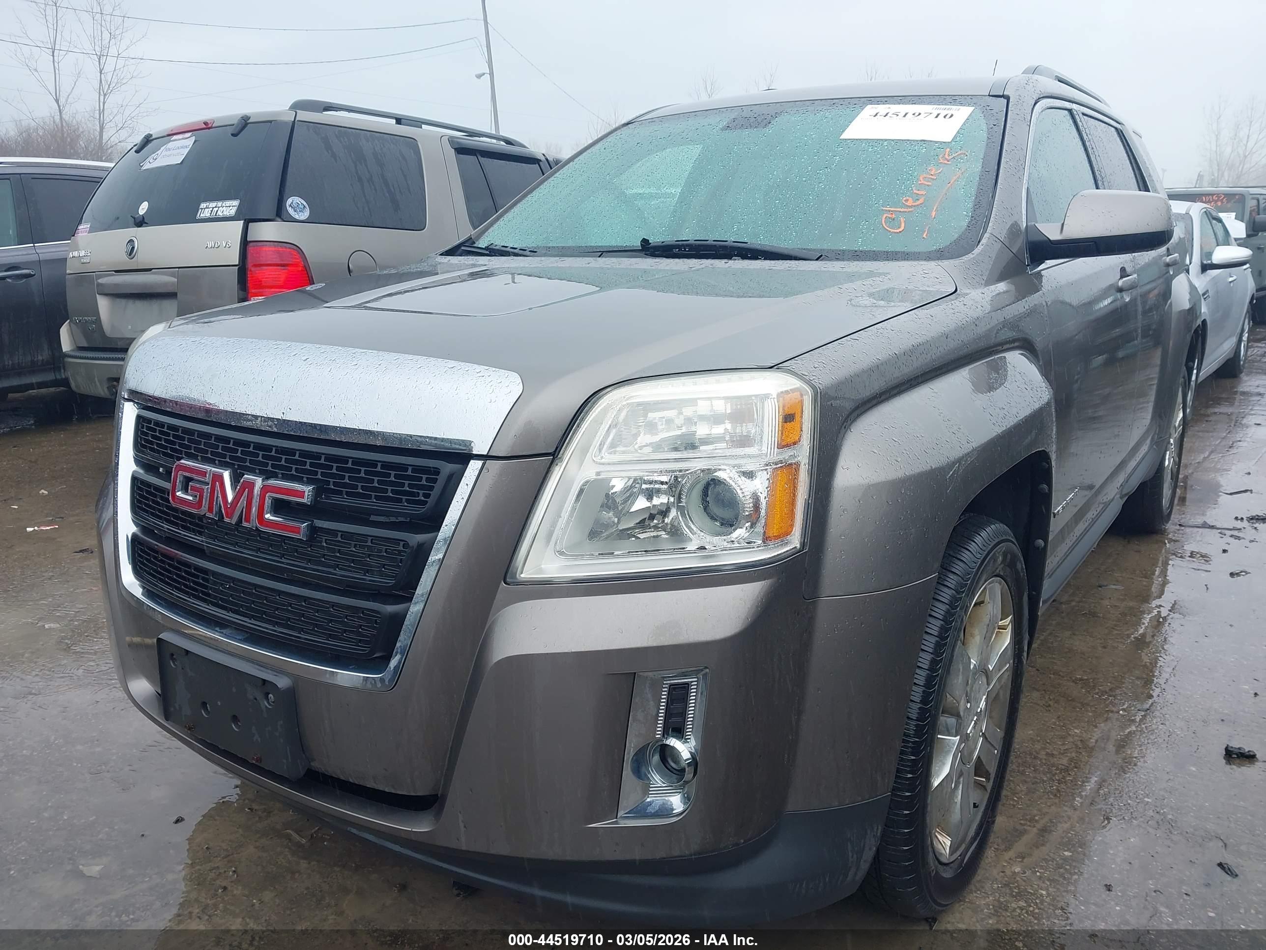 GMC TERRAIN image 6