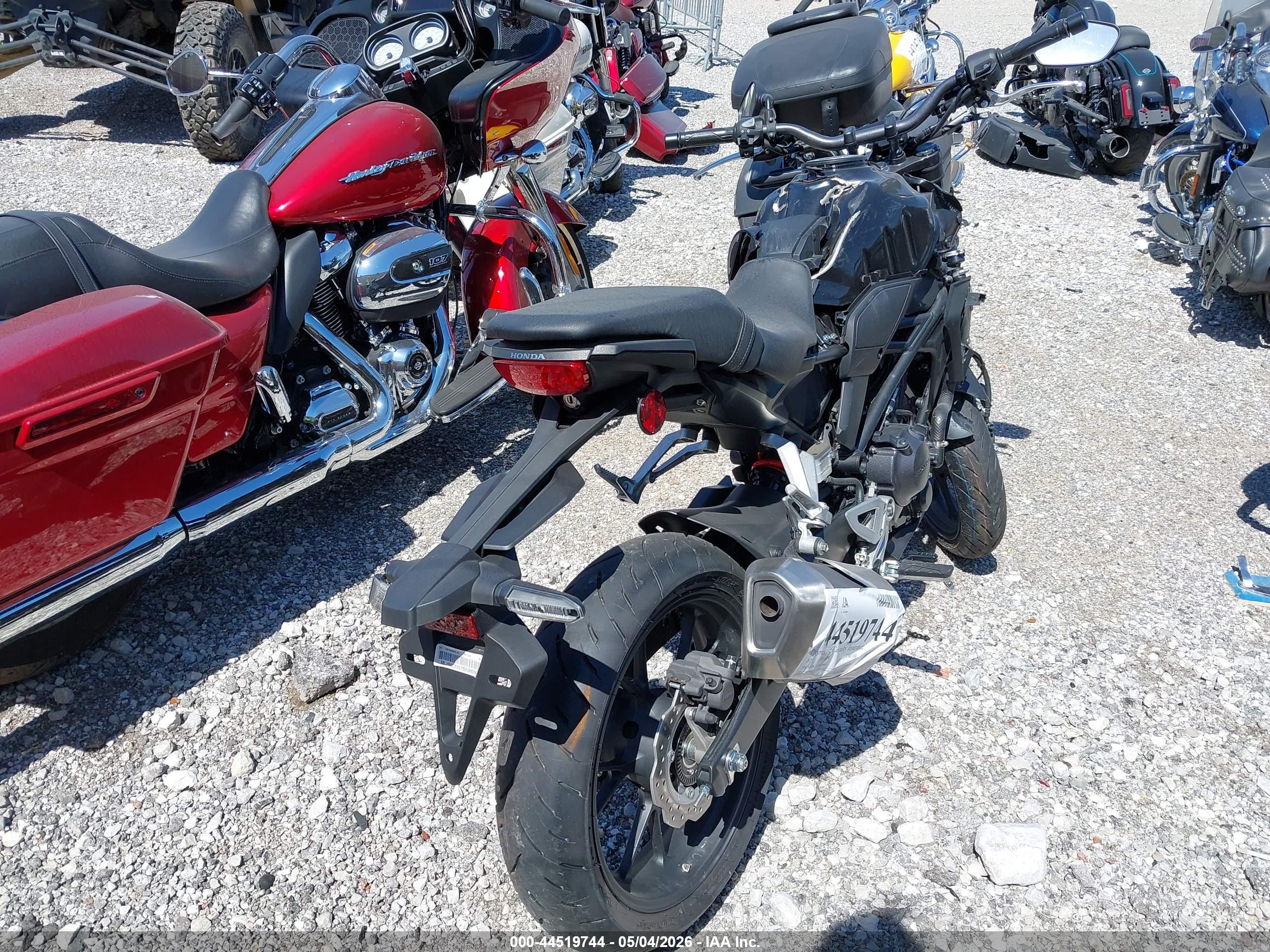 HONDA CBF300 image 4
