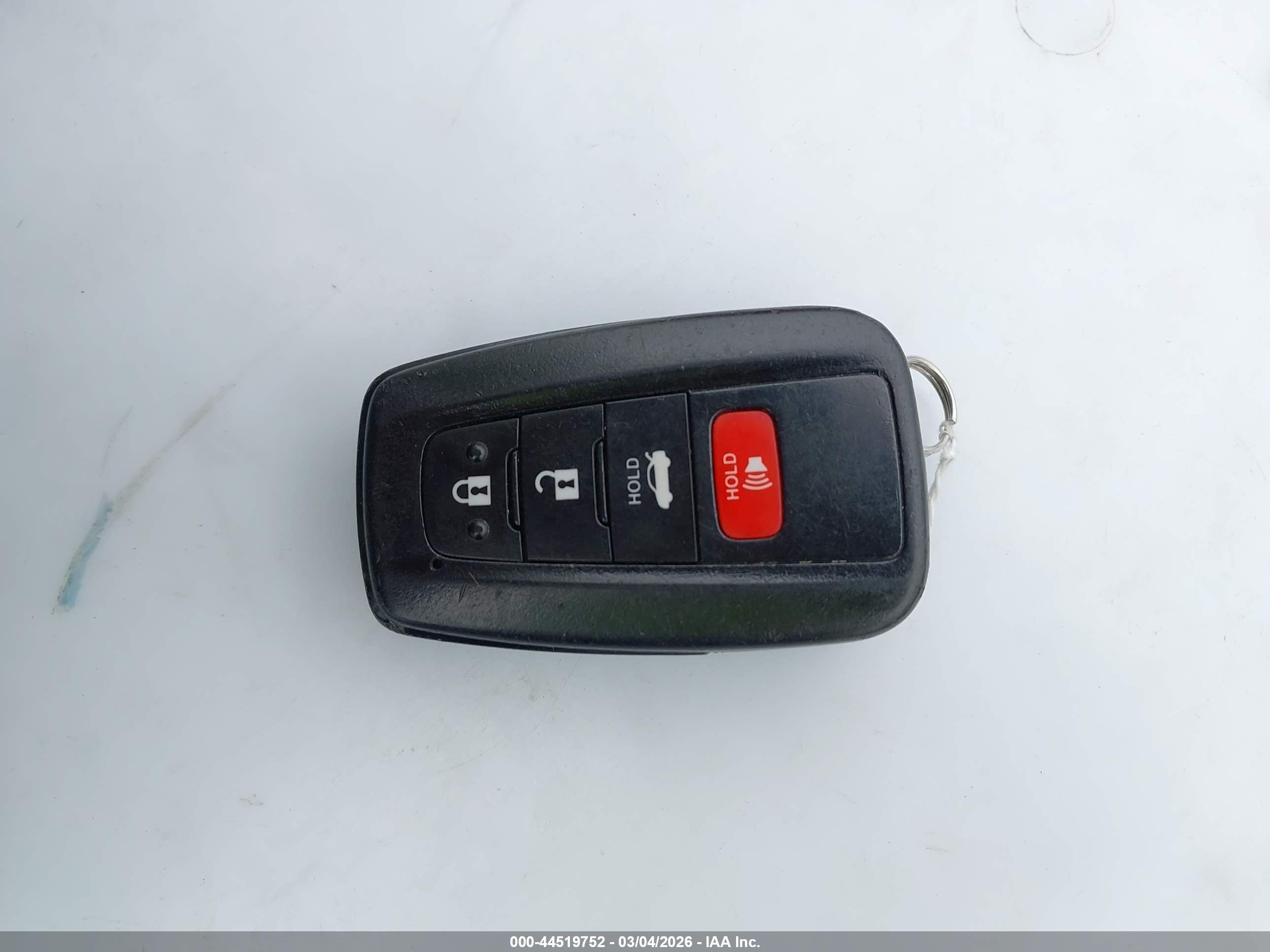 TOYOTA CAMRY image 11