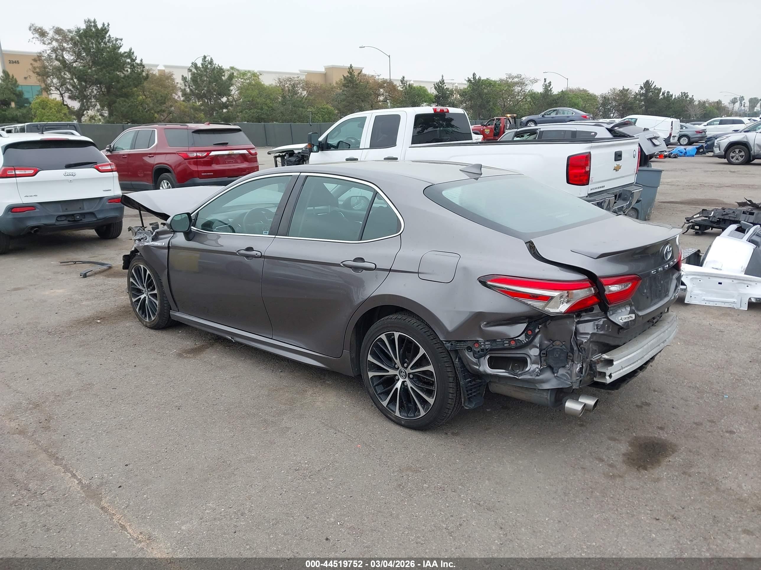 TOYOTA CAMRY image 3