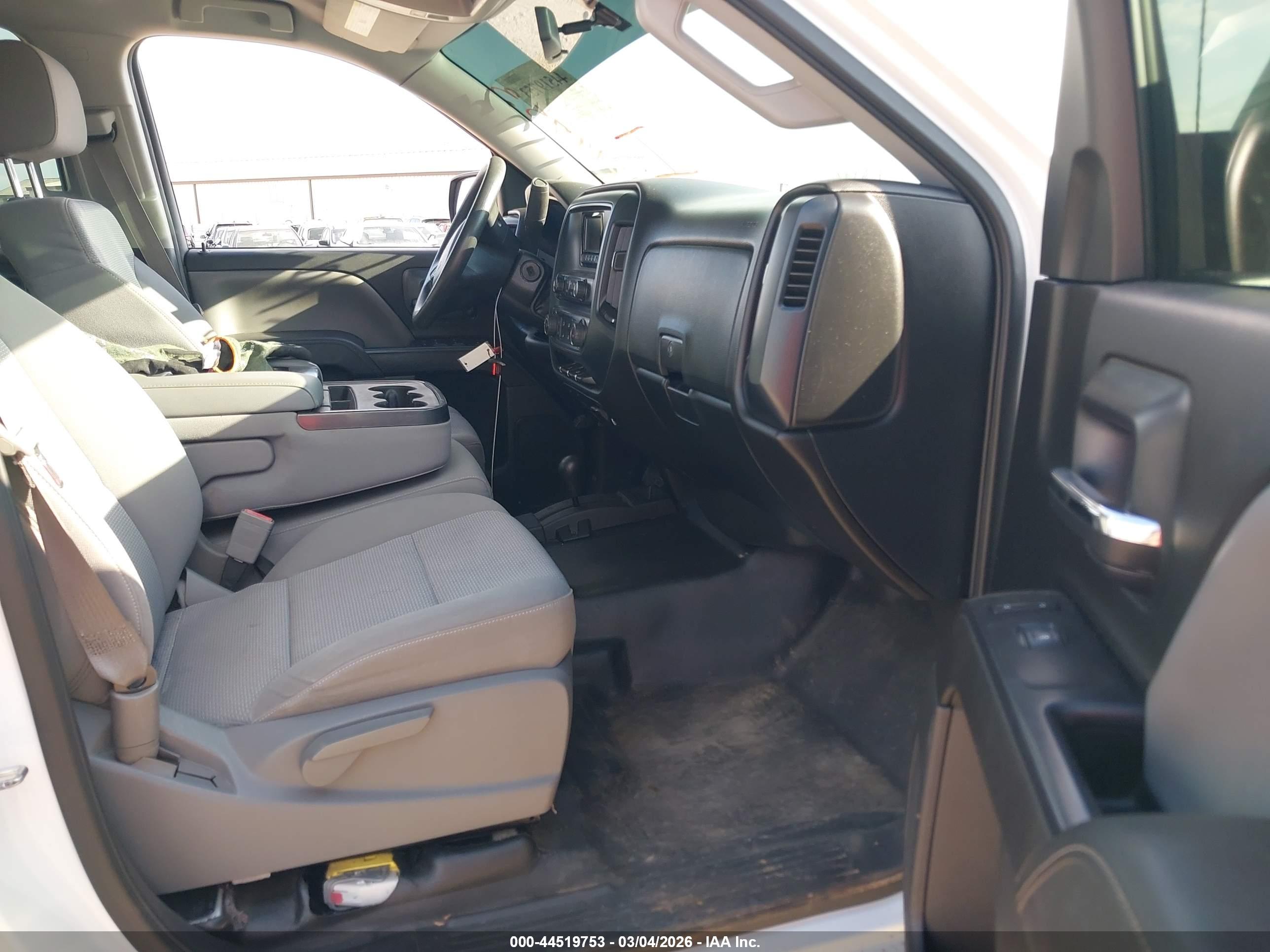 CHEVROLET SILVERADO image 5