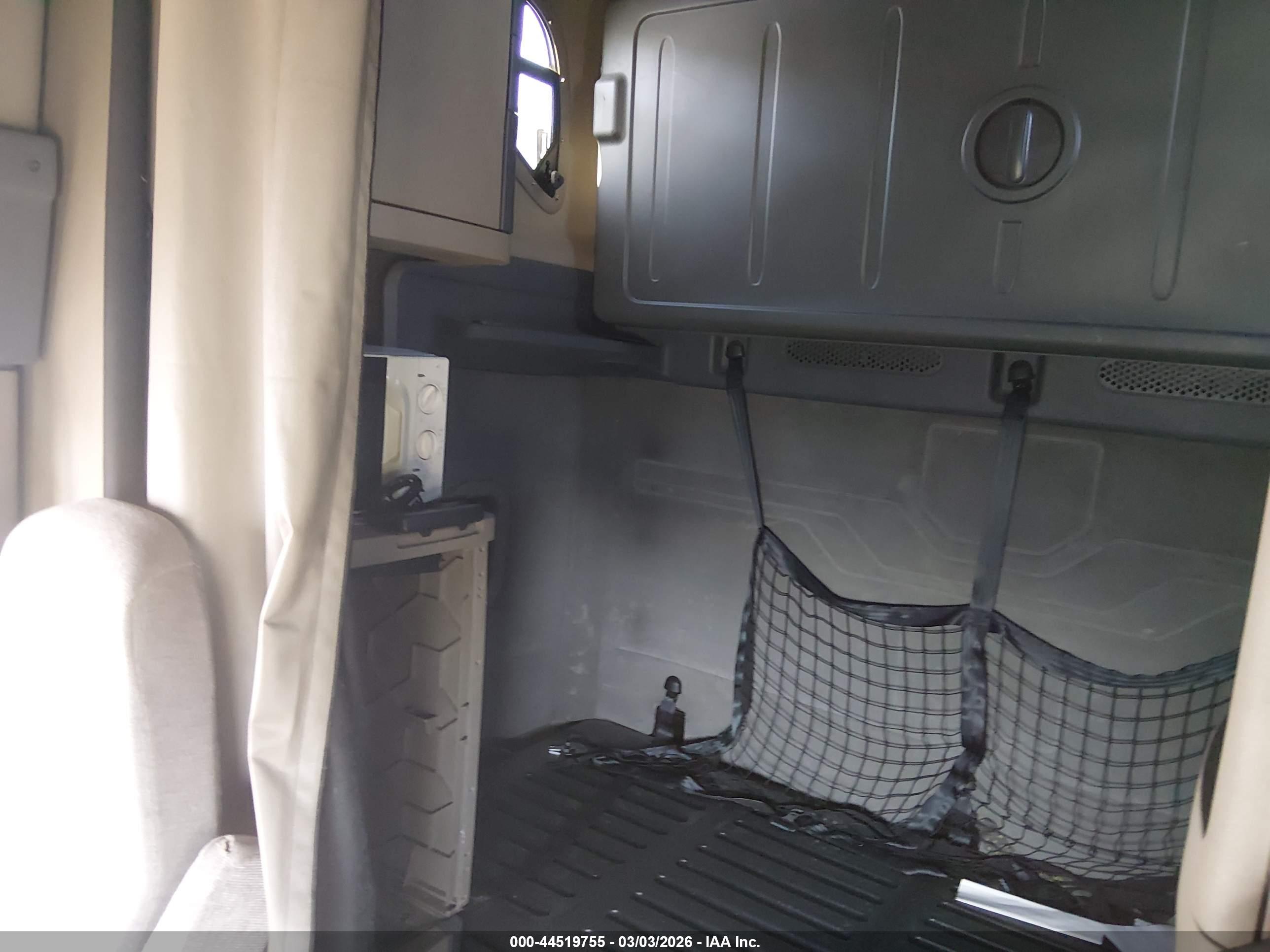 FREIGHTLINER CASCADIA image 7