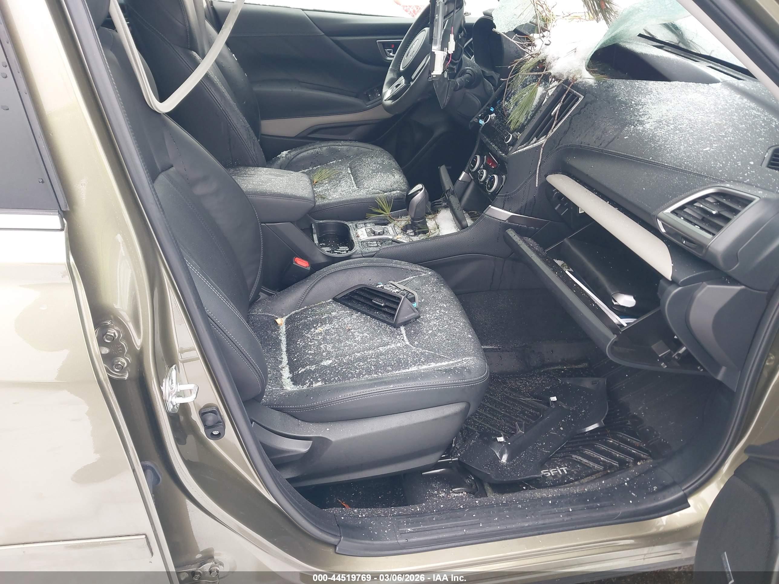 SUBARU FORESTER image 5
