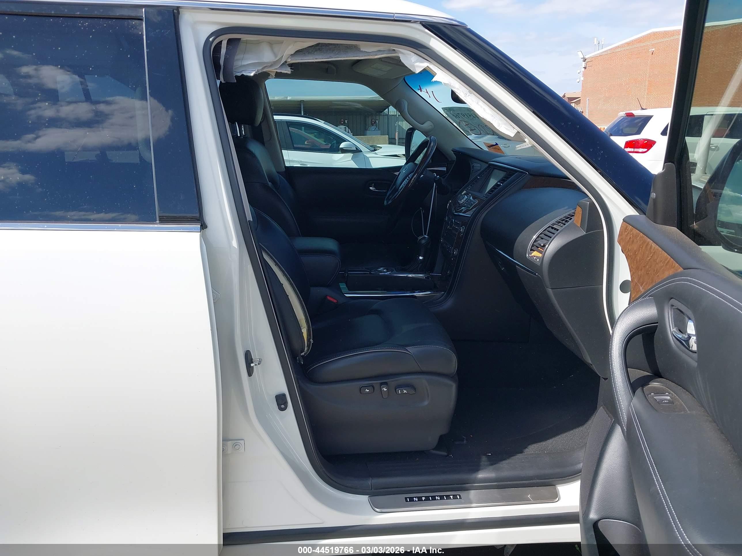 INFINITI QX80 image 5