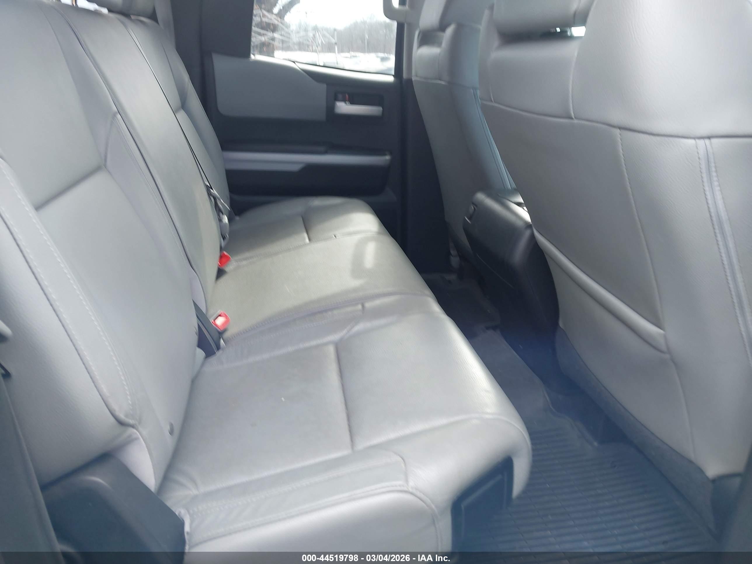 TOYOTA TUNDRA image 8