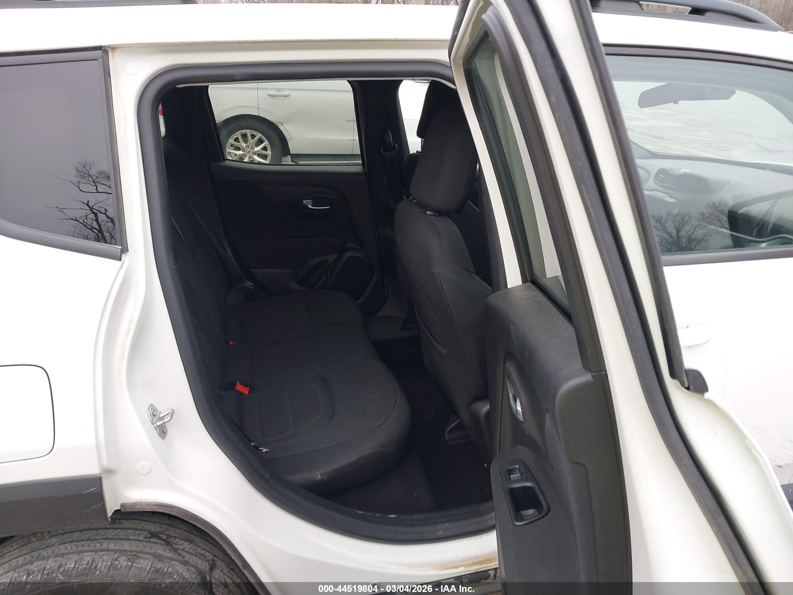 JEEP RENEGADE image 8