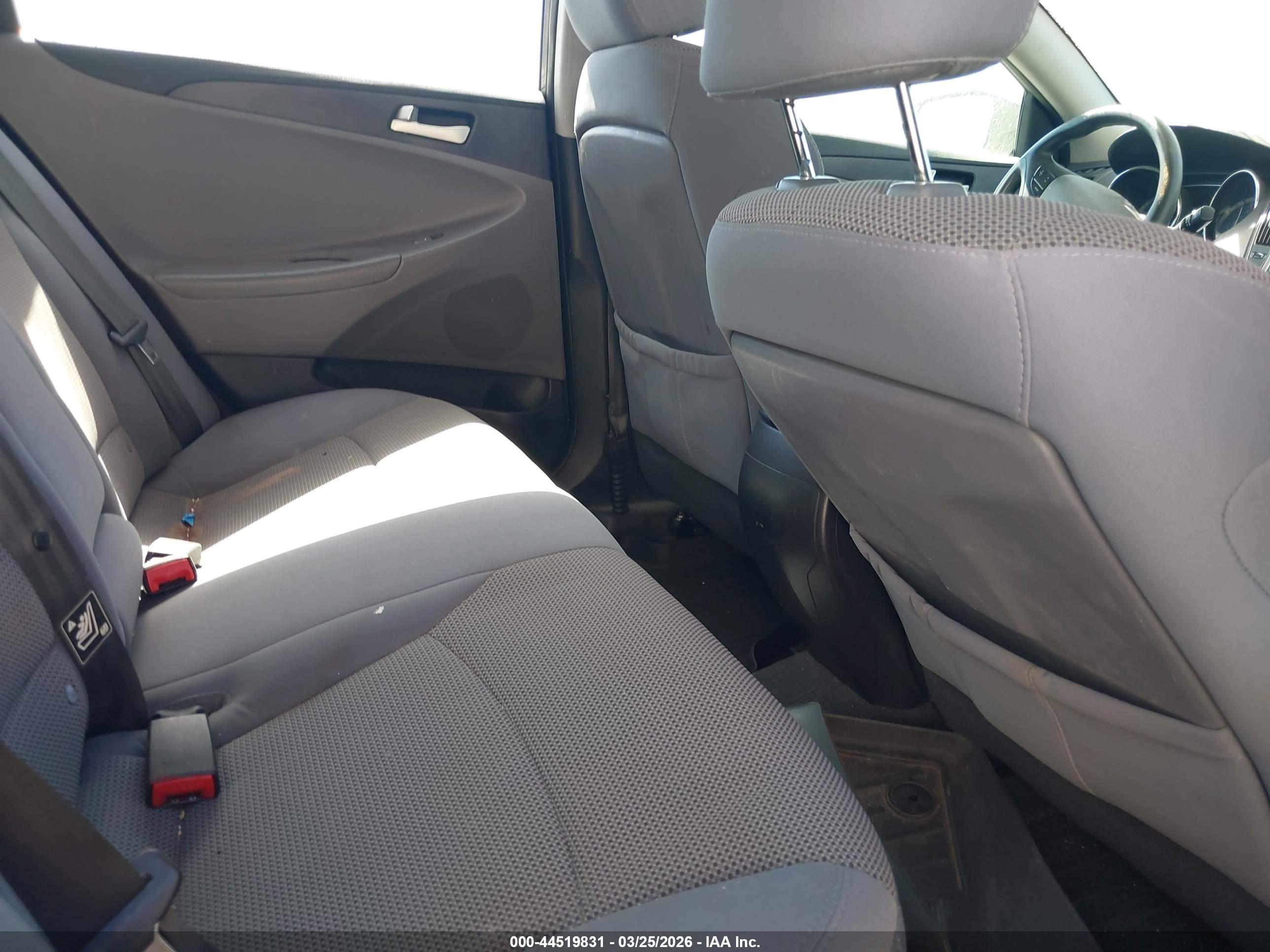 HYUNDAI SONATA image 8
