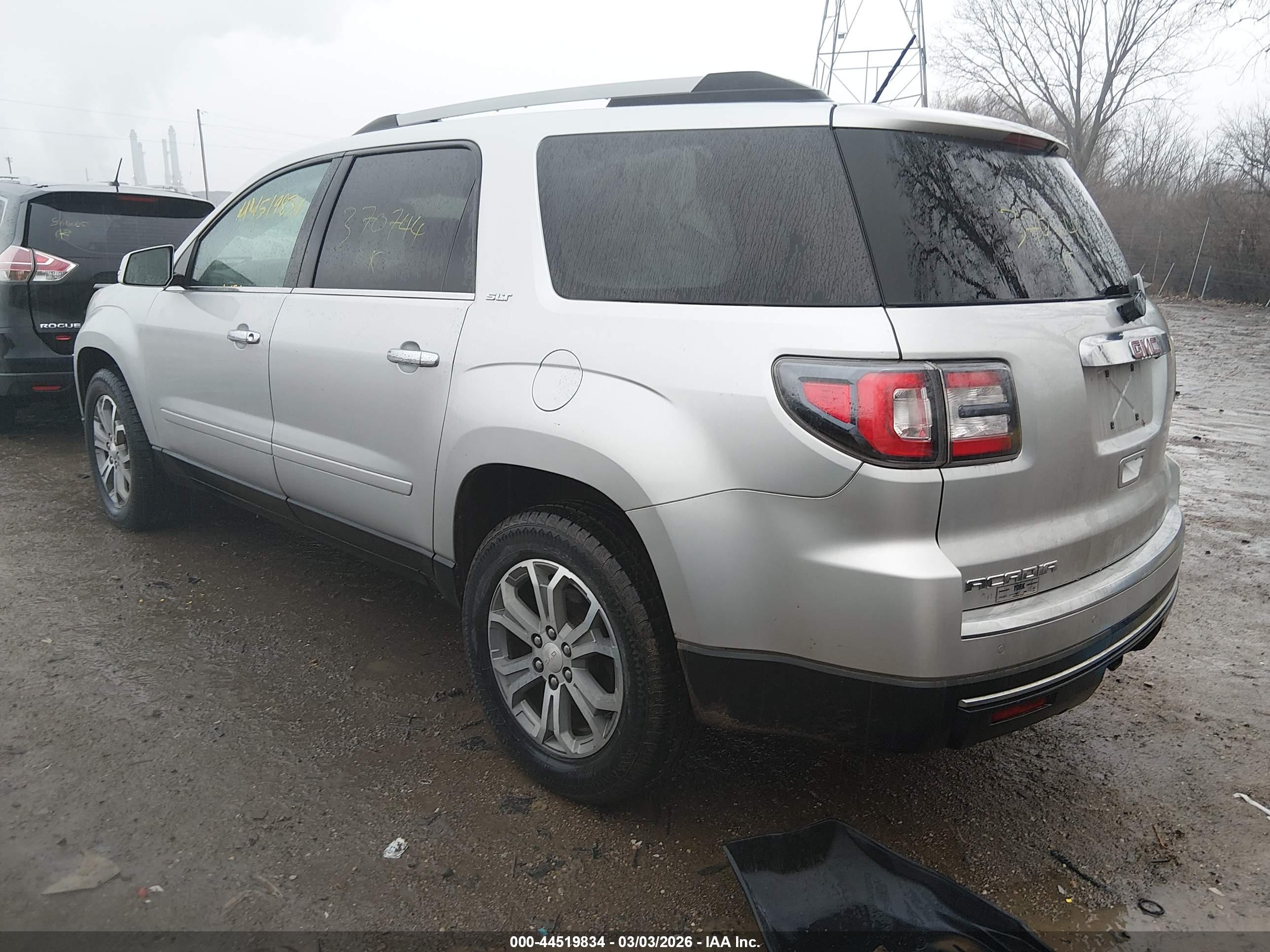 GMC ACADIA image 3