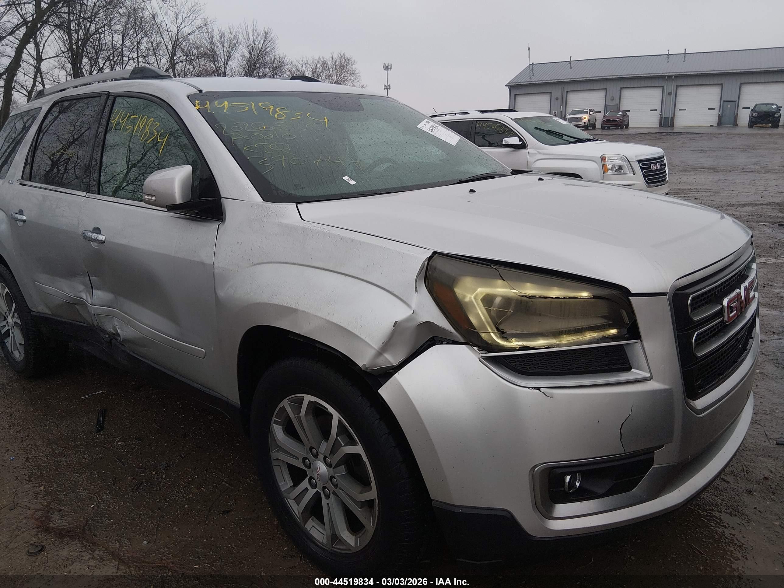 GMC ACADIA image 6
