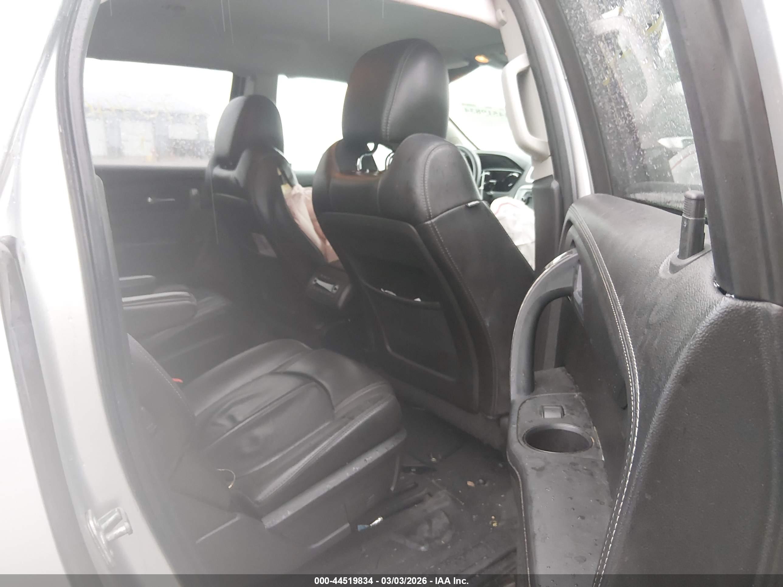 GMC ACADIA image 8