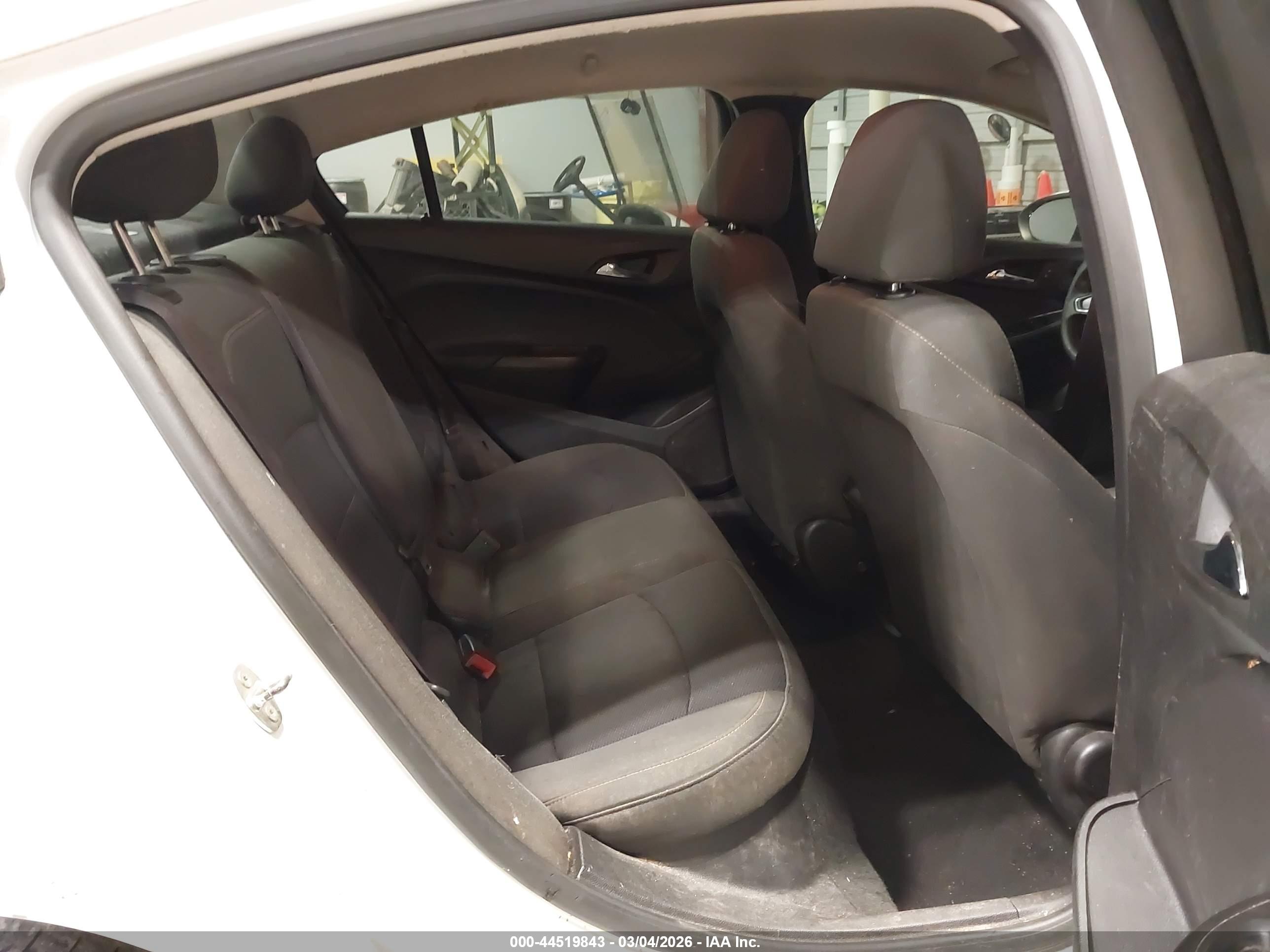 CHEVROLET CRUZE image 8