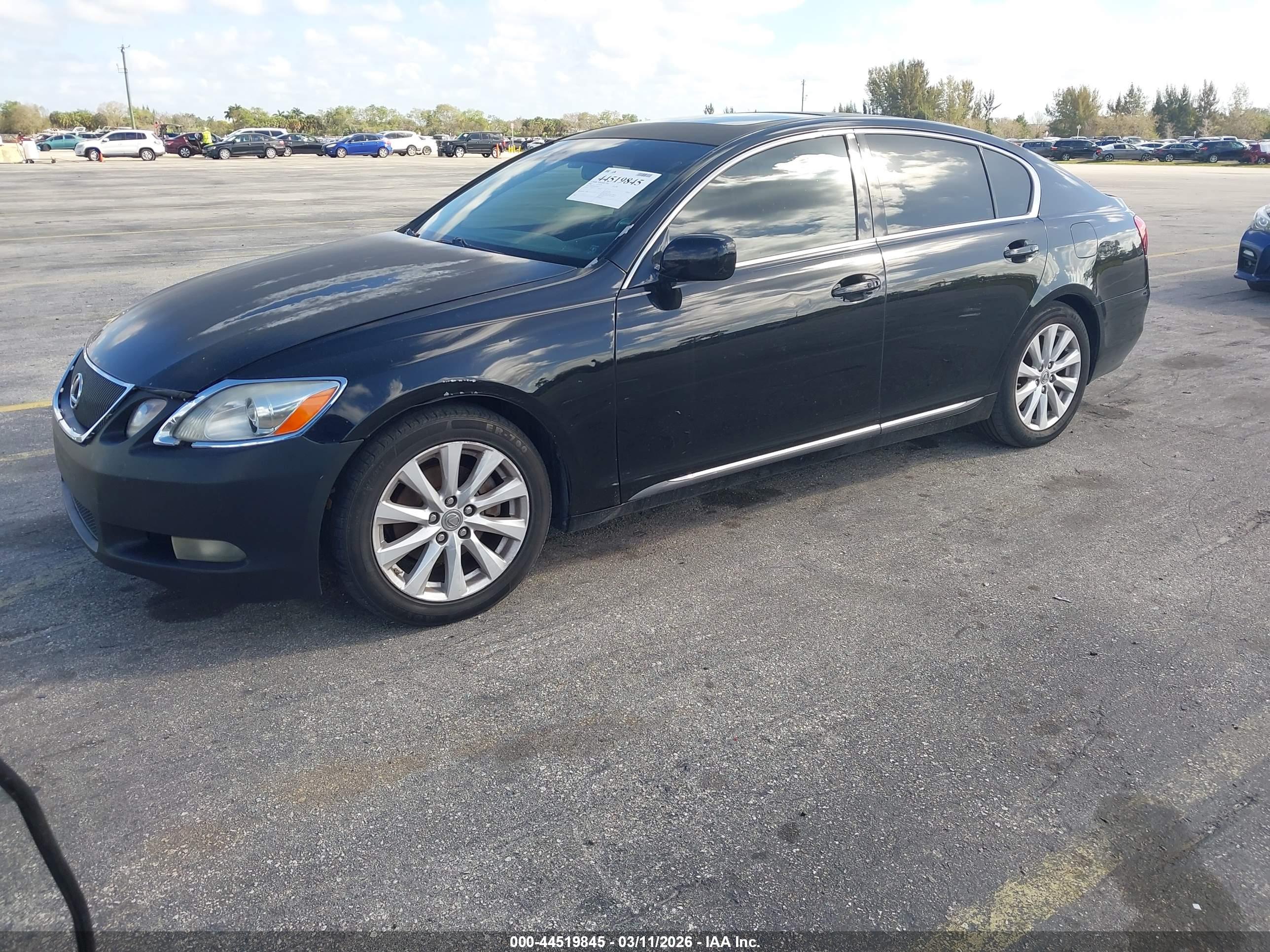 LEXUS GS image 2