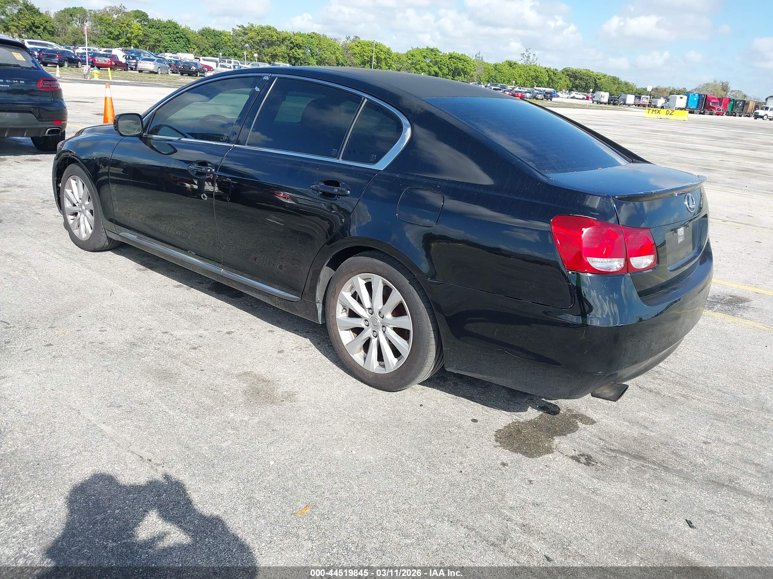 LEXUS GS image 3