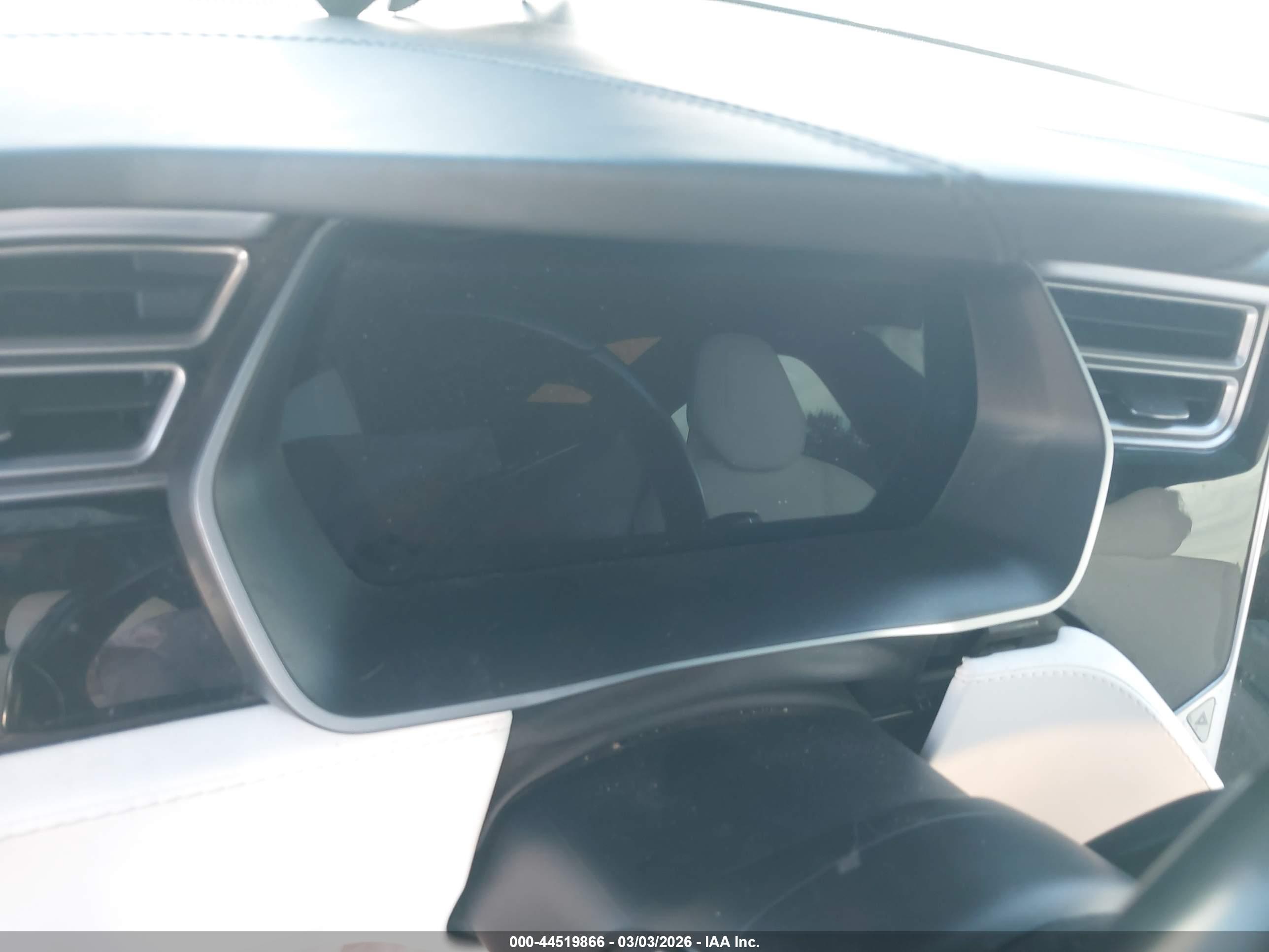 TESLA MODEL image 7