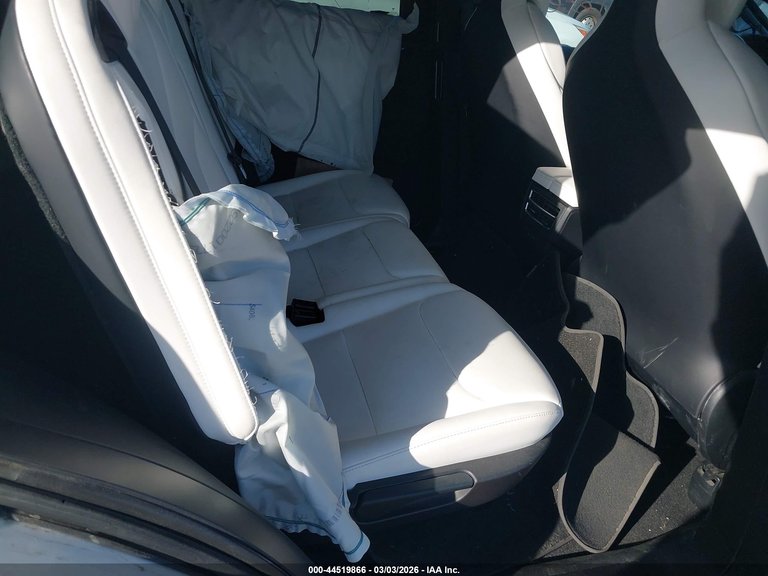 TESLA MODEL image 8