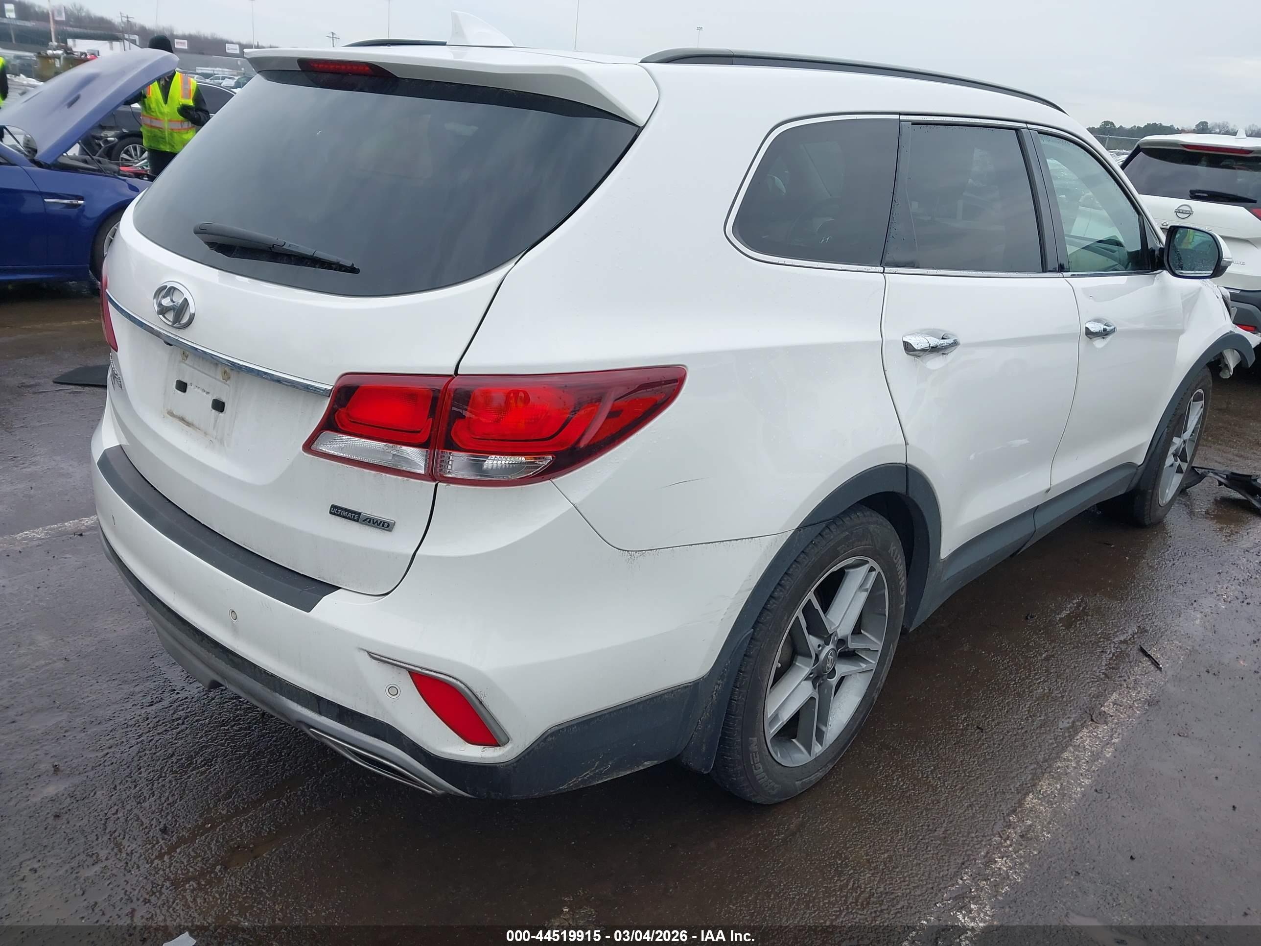 HYUNDAI SANTA image 4