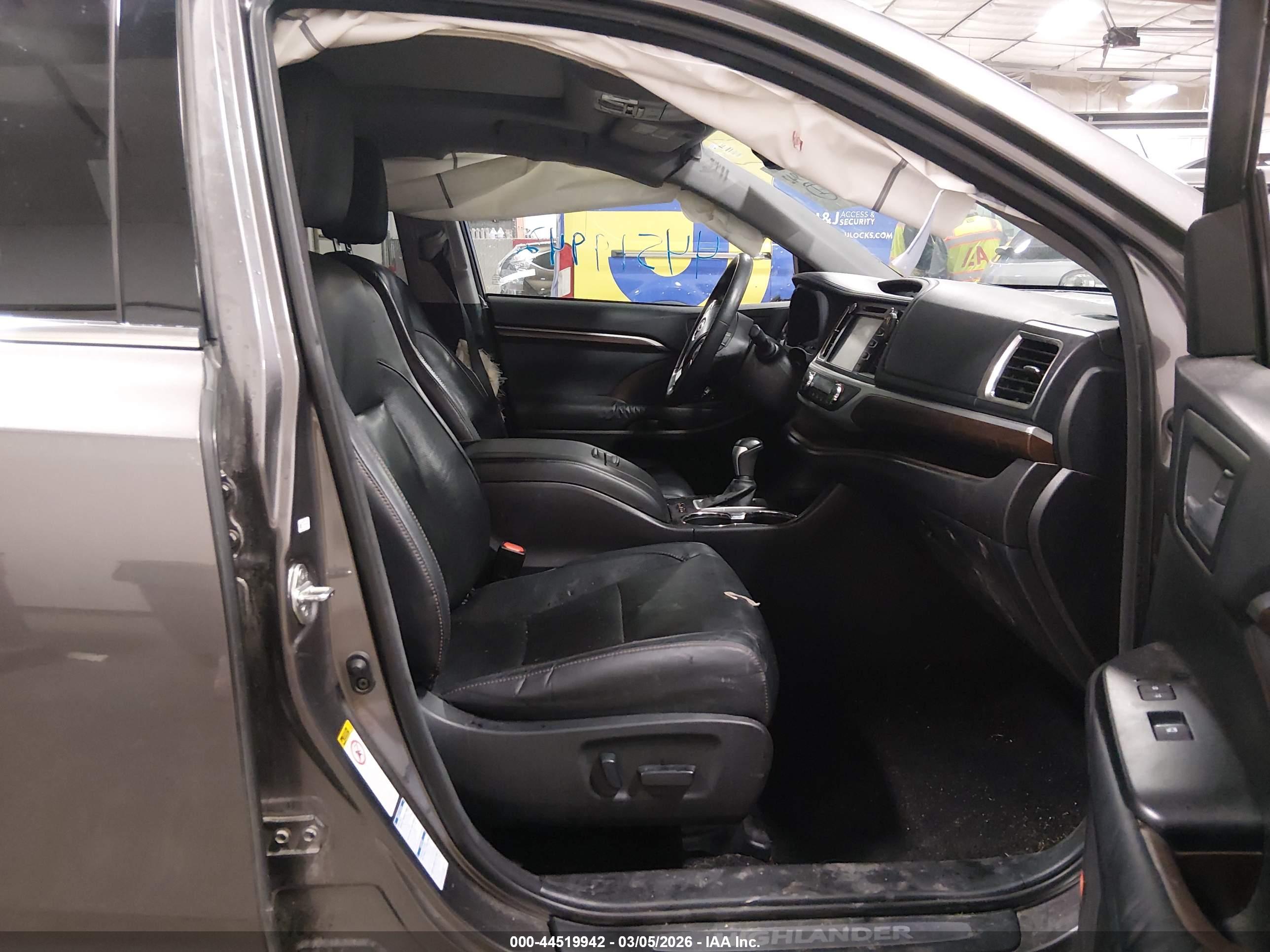 TOYOTA HIGHLANDER image 5