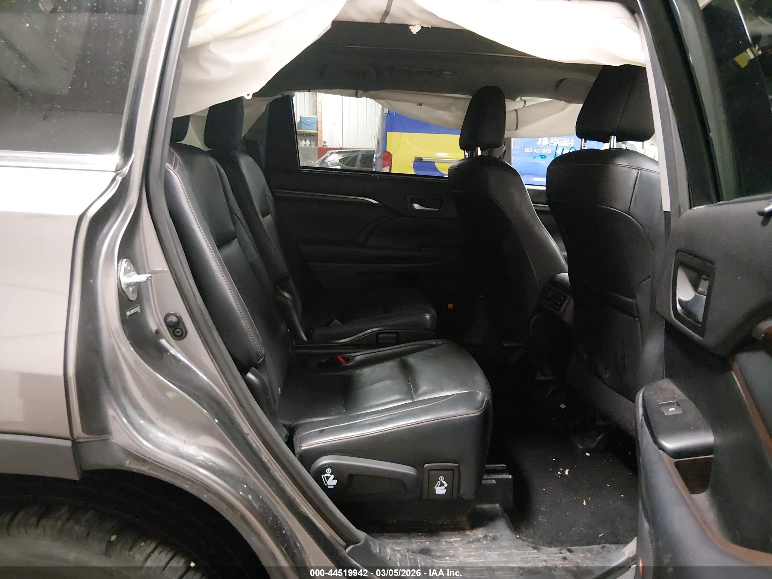 TOYOTA HIGHLANDER image 8