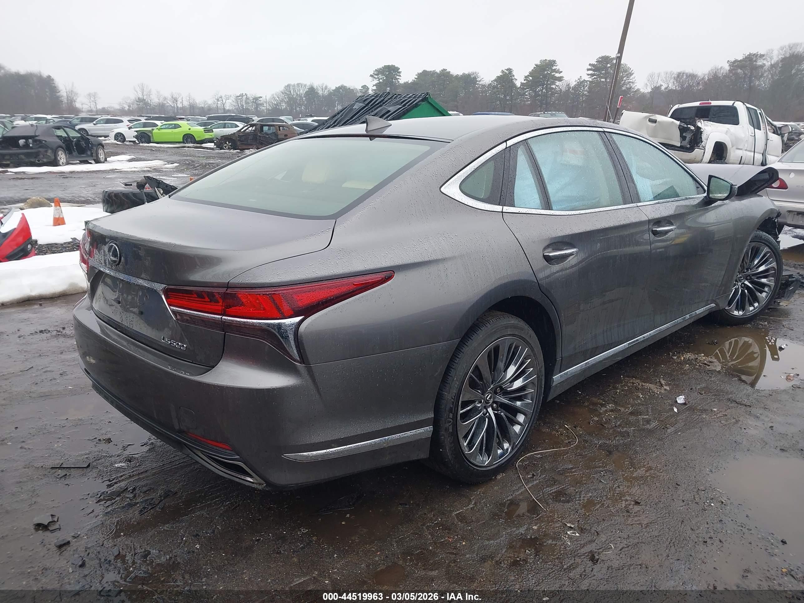 LEXUS LS image 4