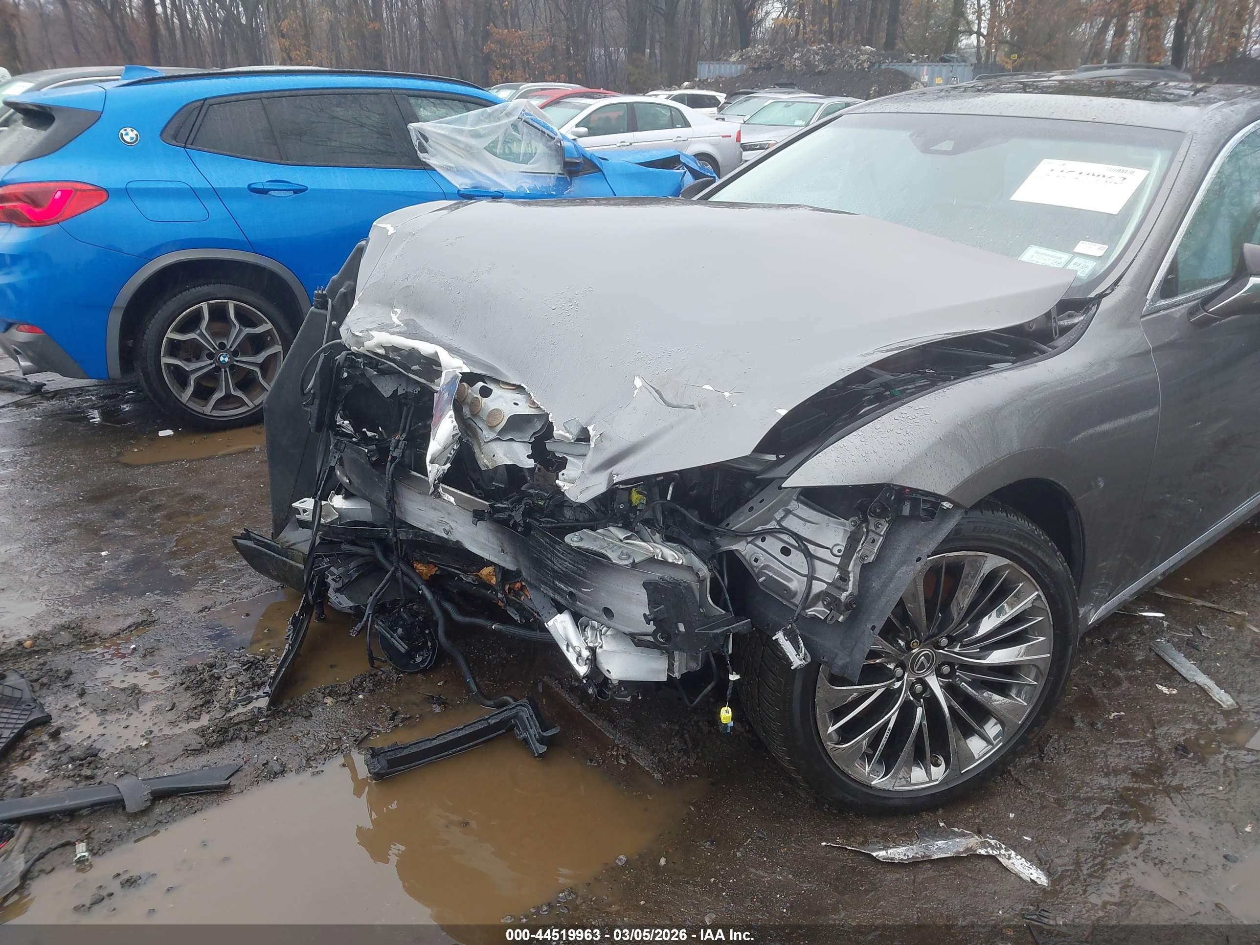LEXUS LS image 6