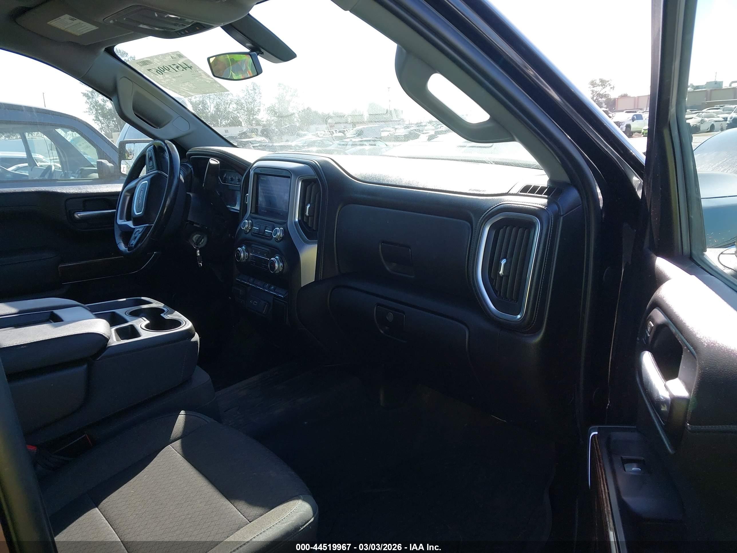 GMC SIERRA image 5