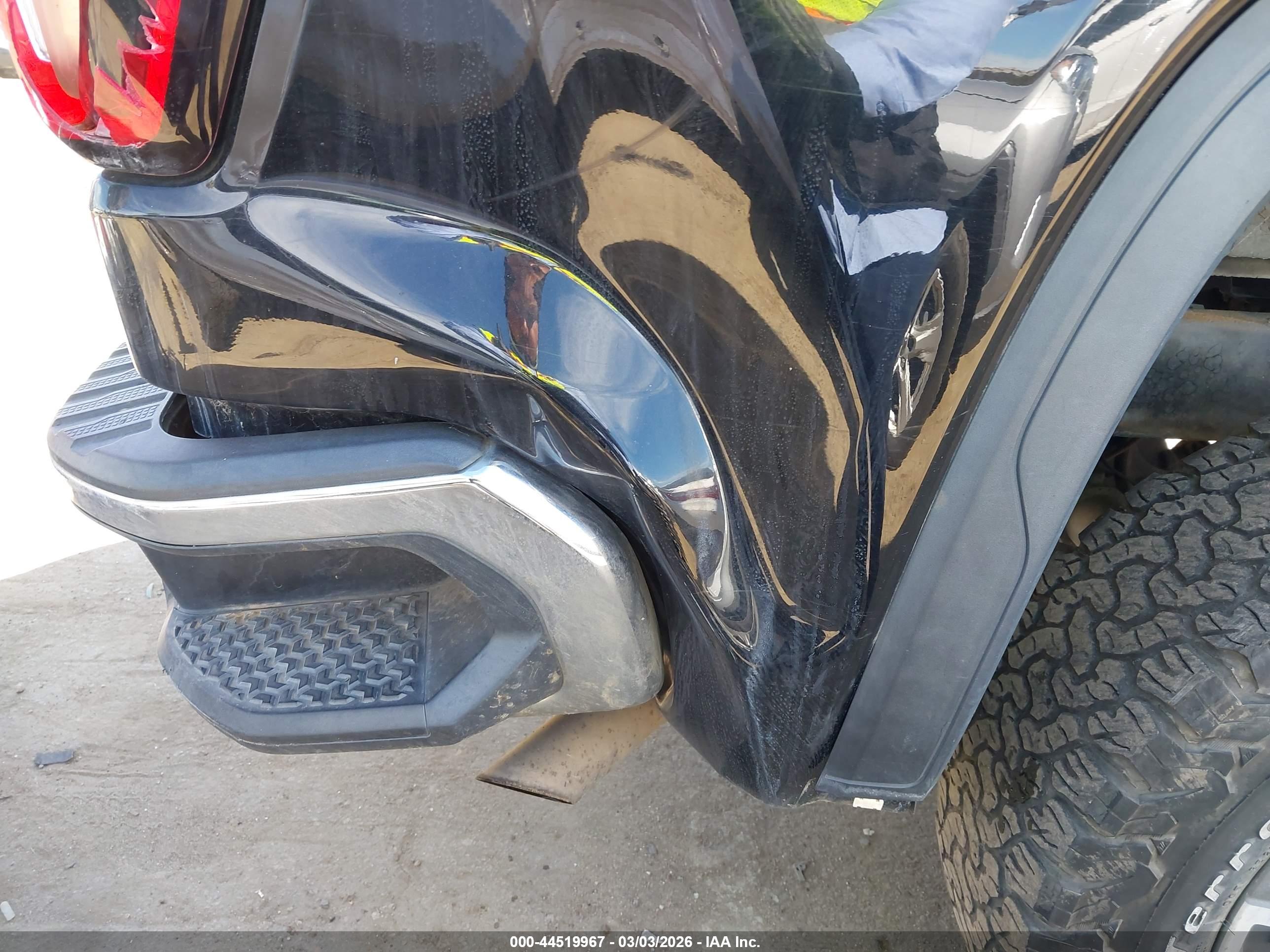 GMC SIERRA image 6