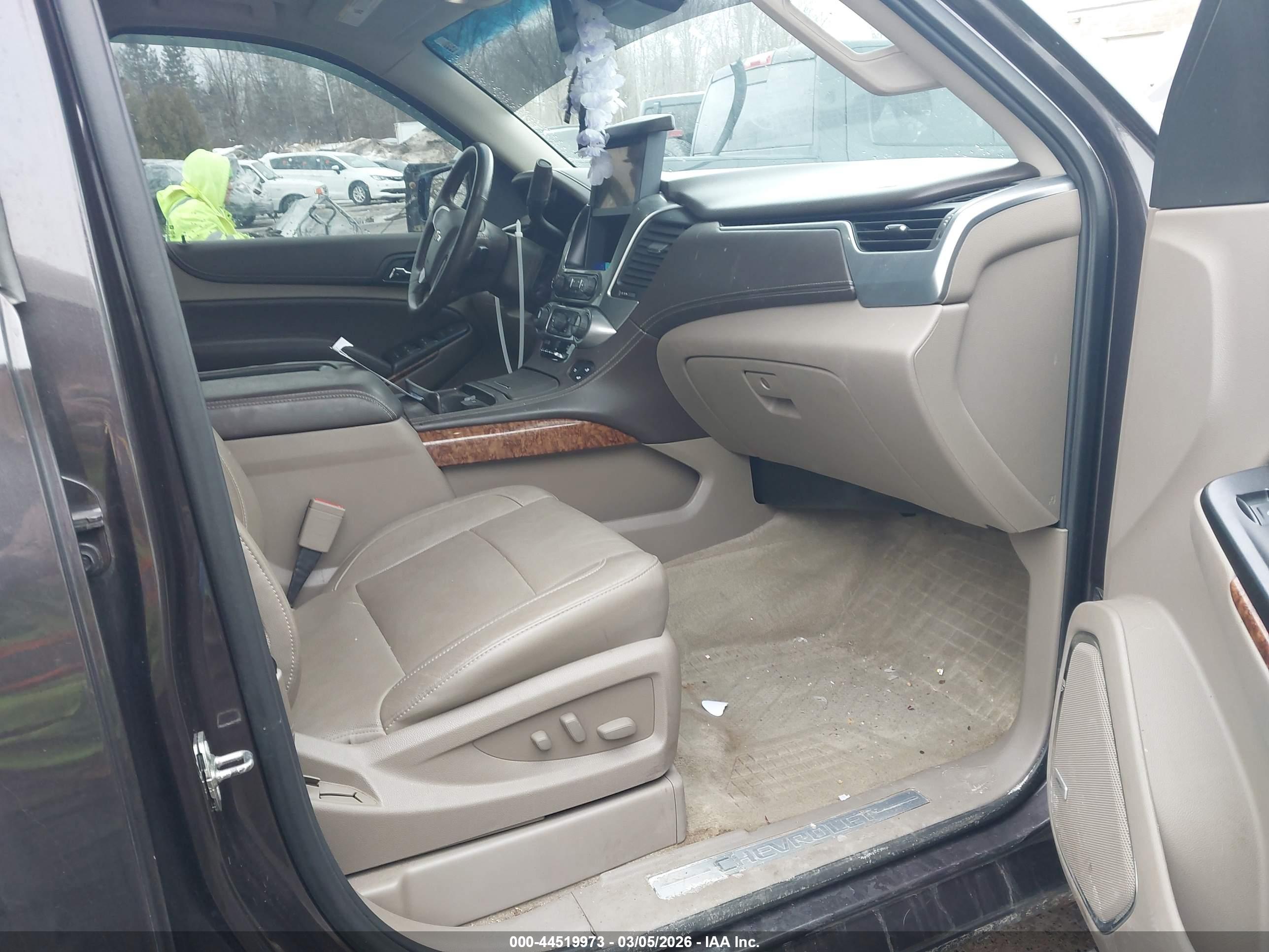 CHEVROLET TAHOE image 5
