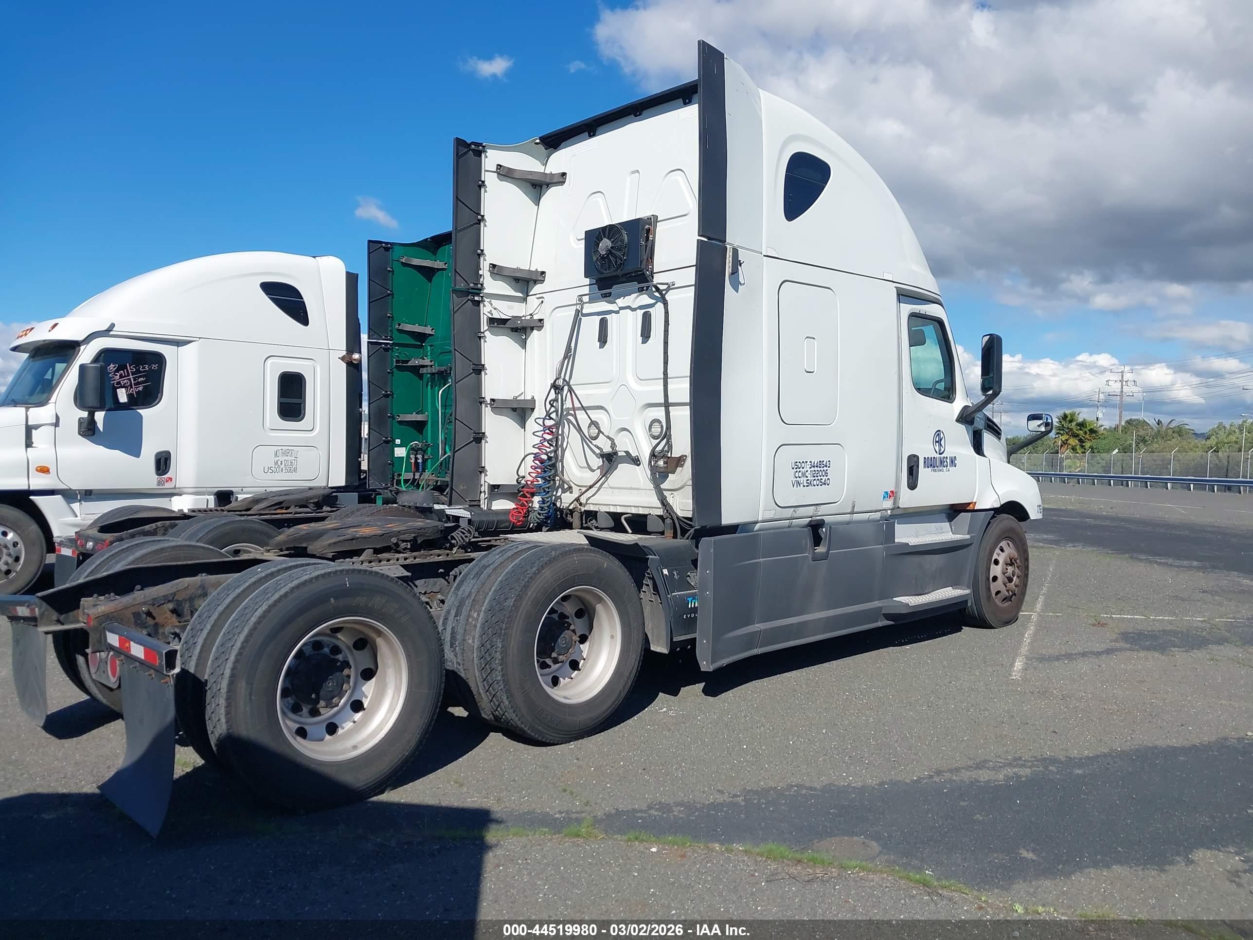 FREIGHTLINER NEW image 4