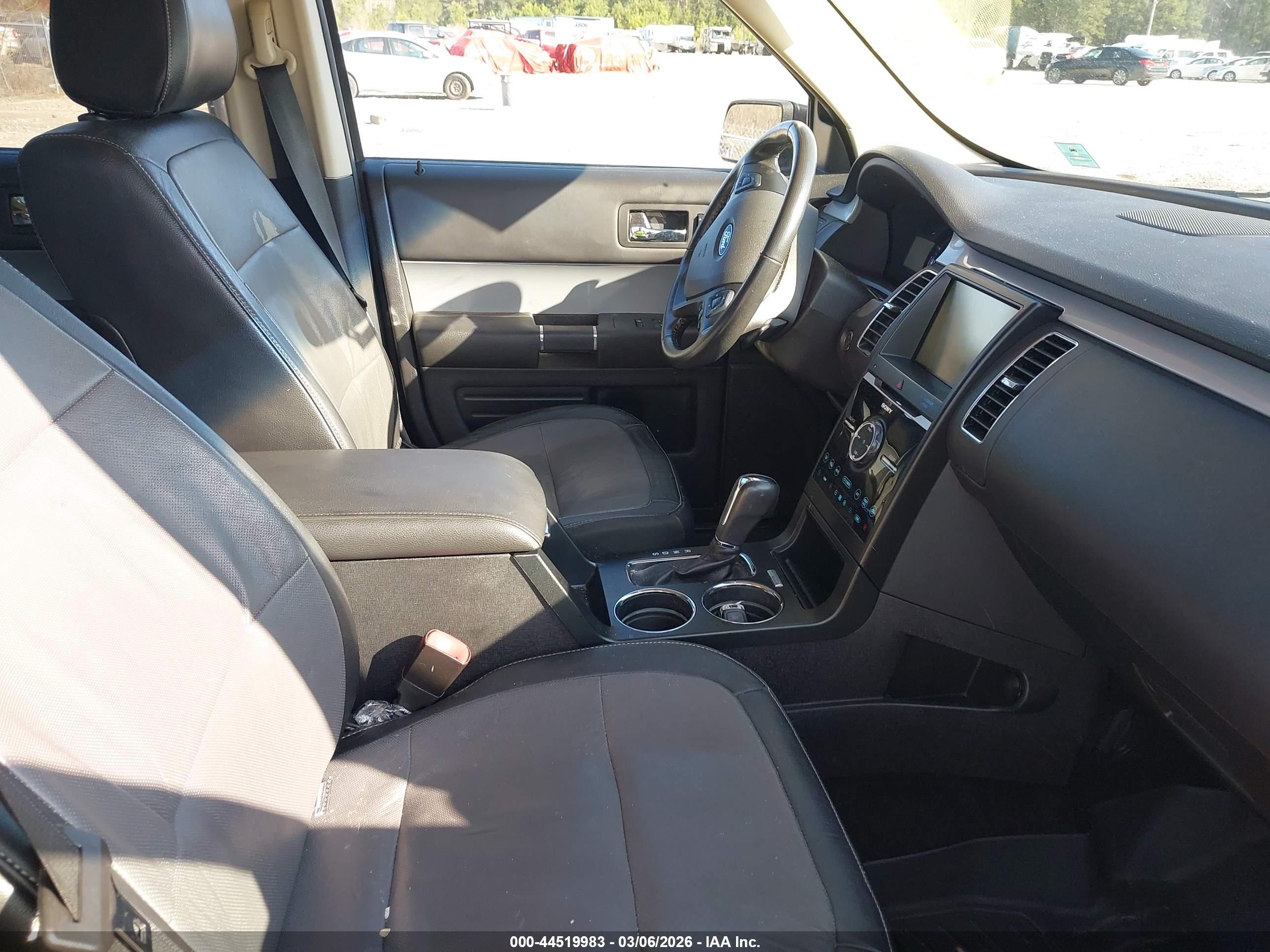 FORD FLEX image 5