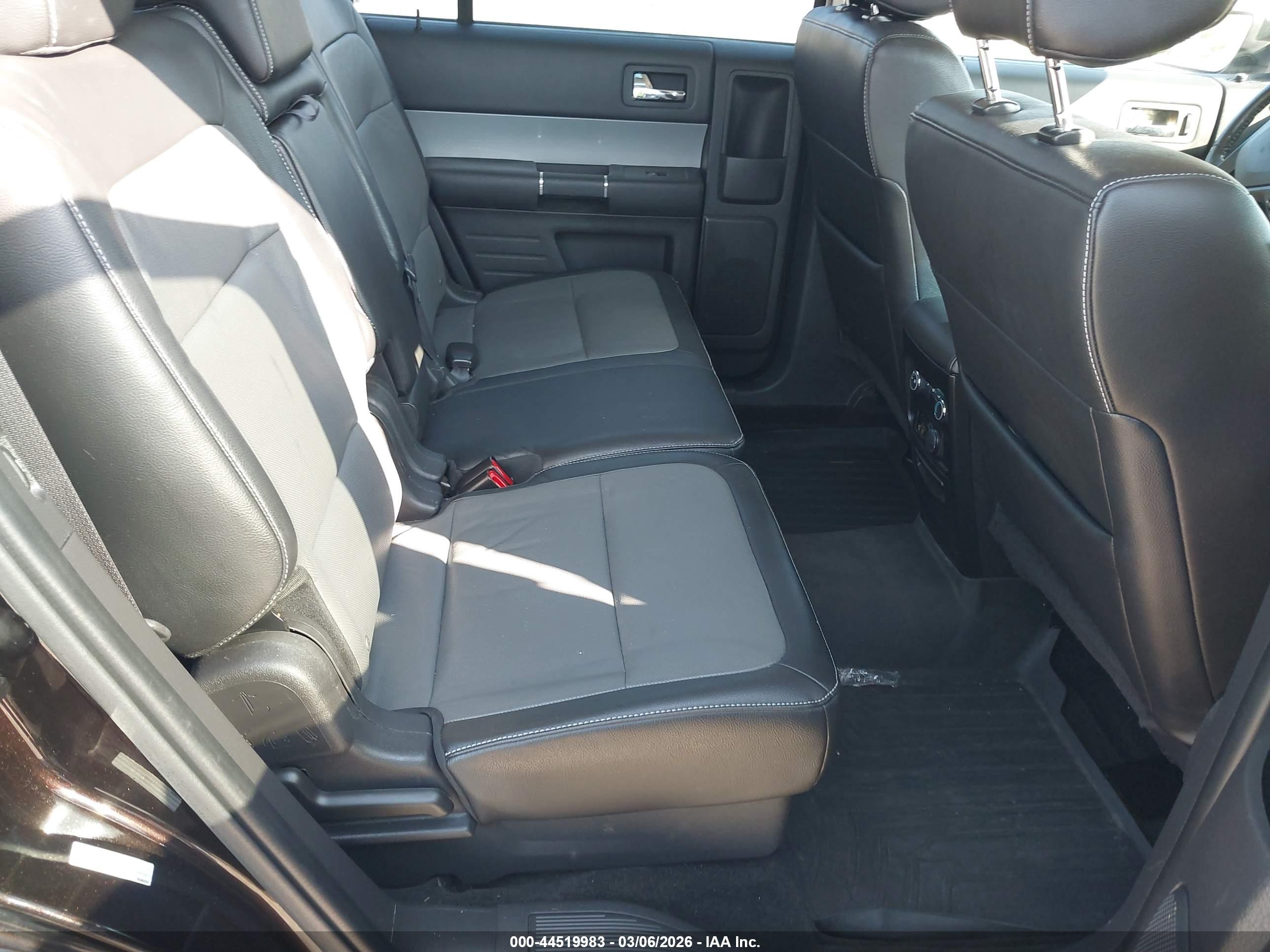 FORD FLEX image 8