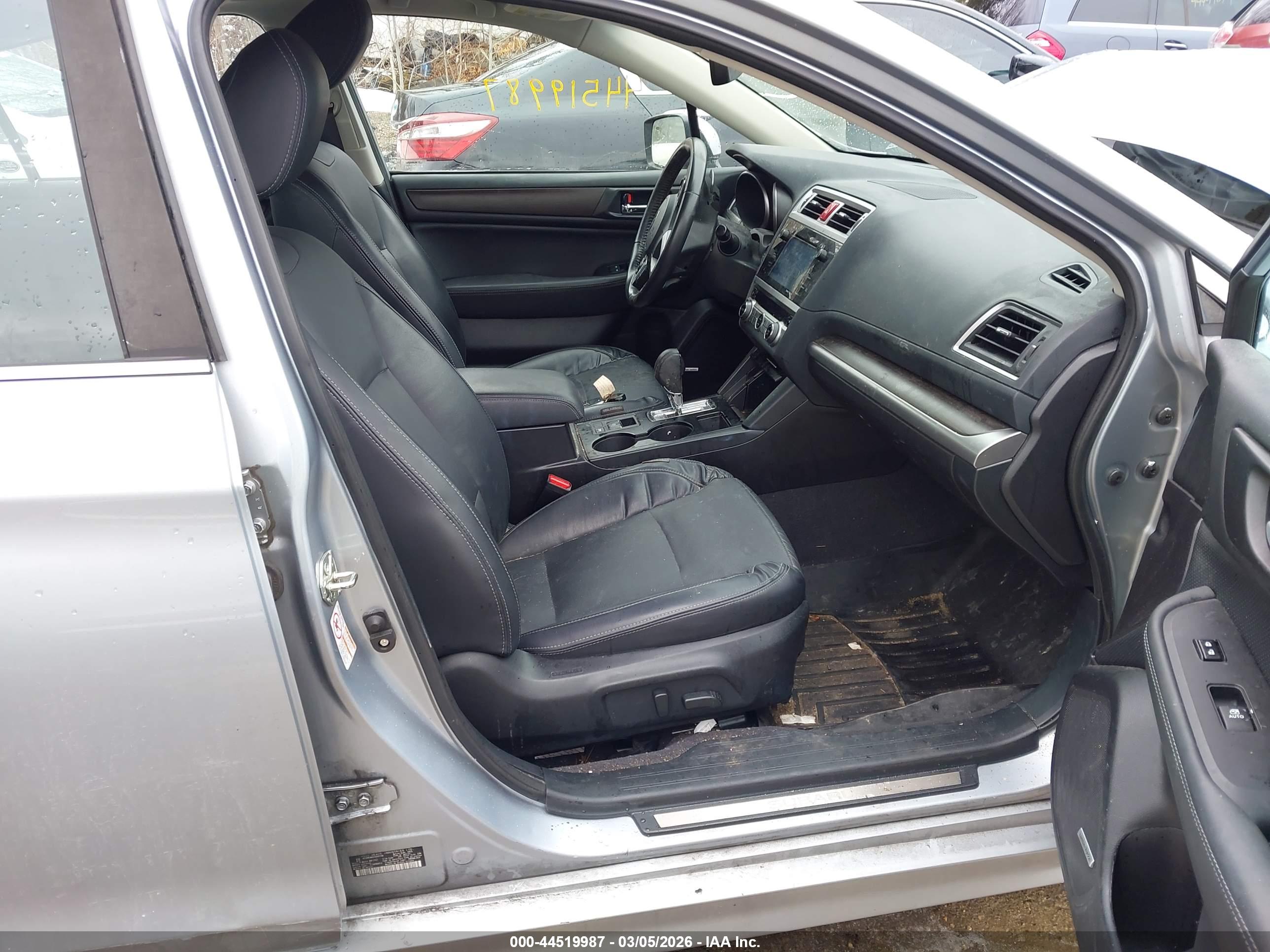 SUBARU LEGACY image 5