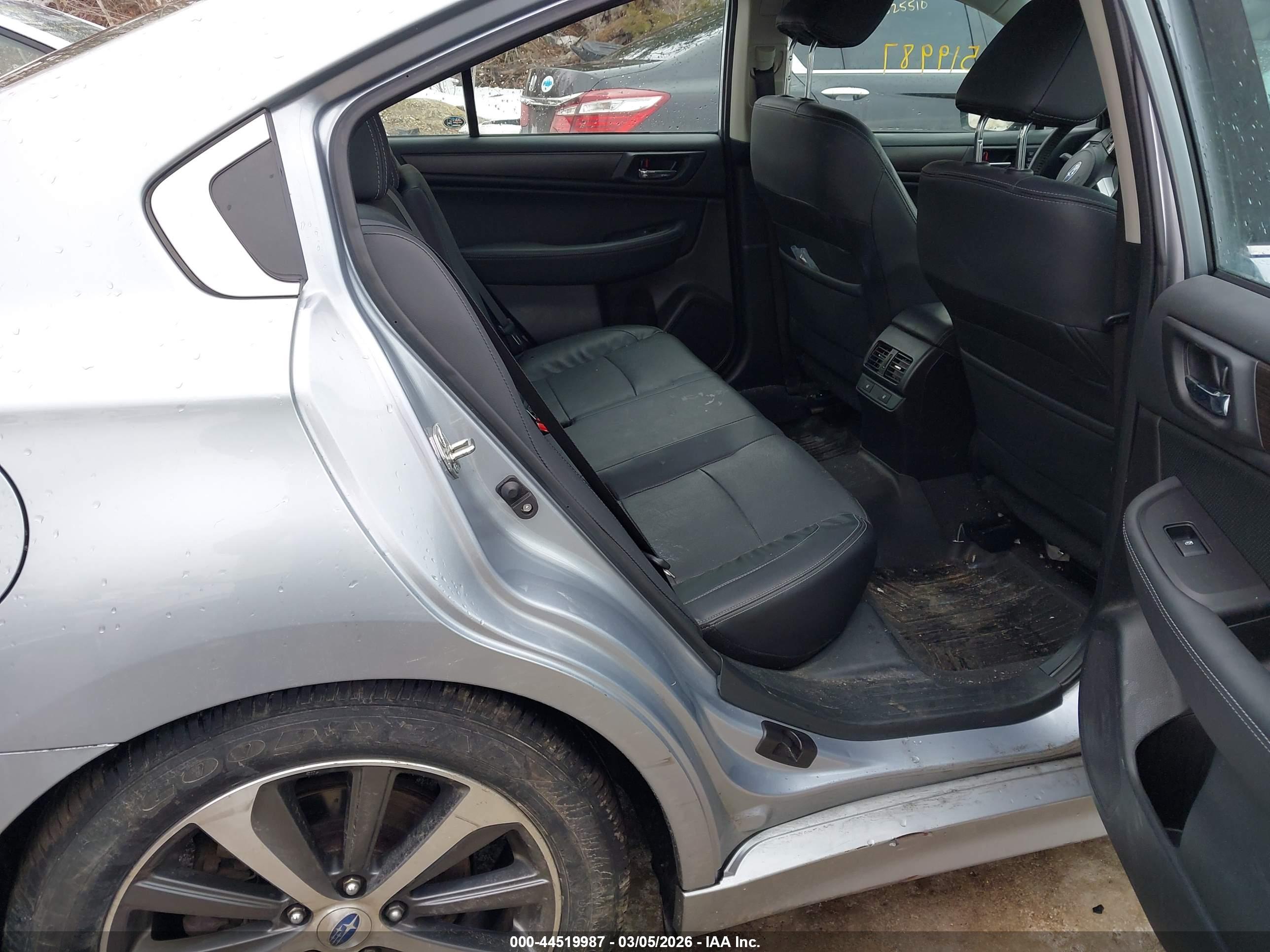 SUBARU LEGACY image 8