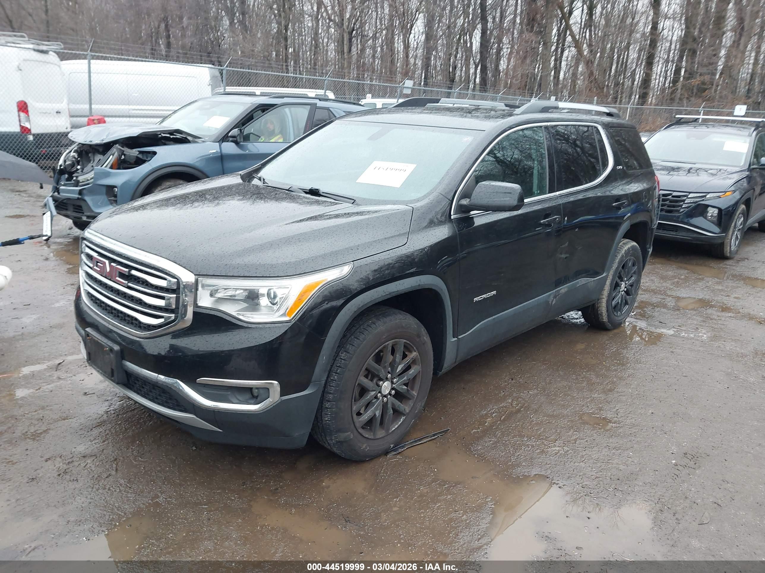 GMC ACADIA image 2