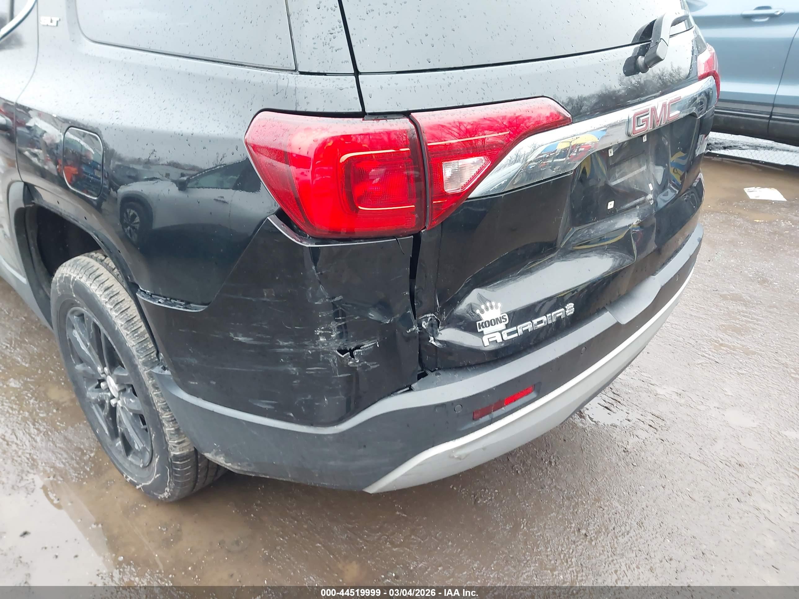 GMC ACADIA image 6