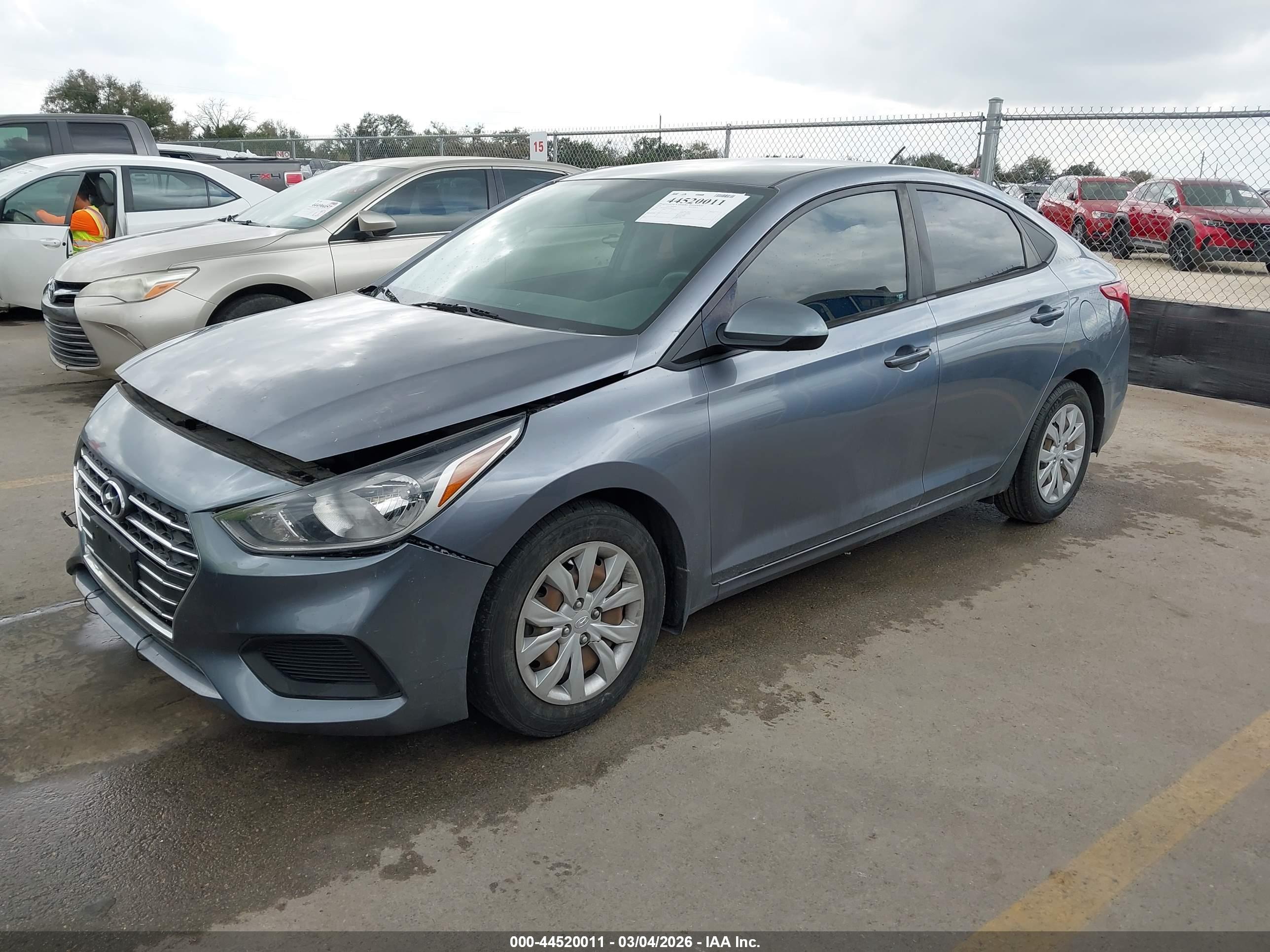 HYUNDAI ACCENT image 2
