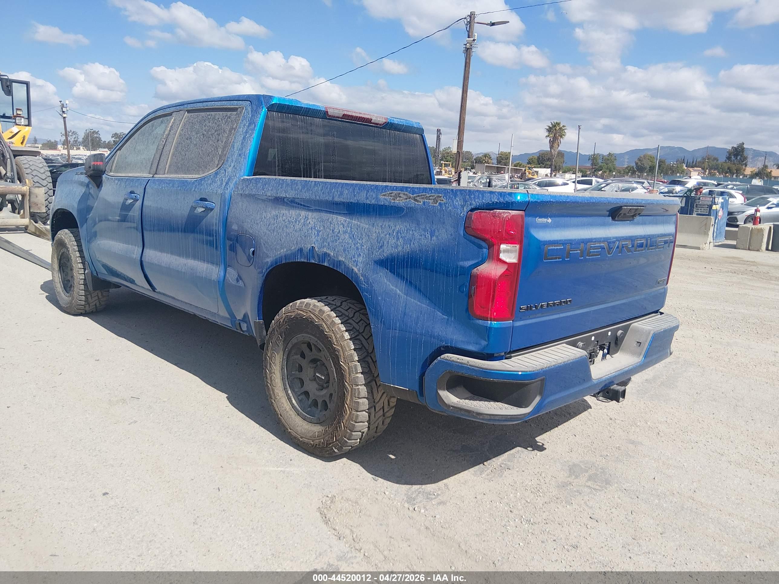 CHEVROLET SILVERADO image 3