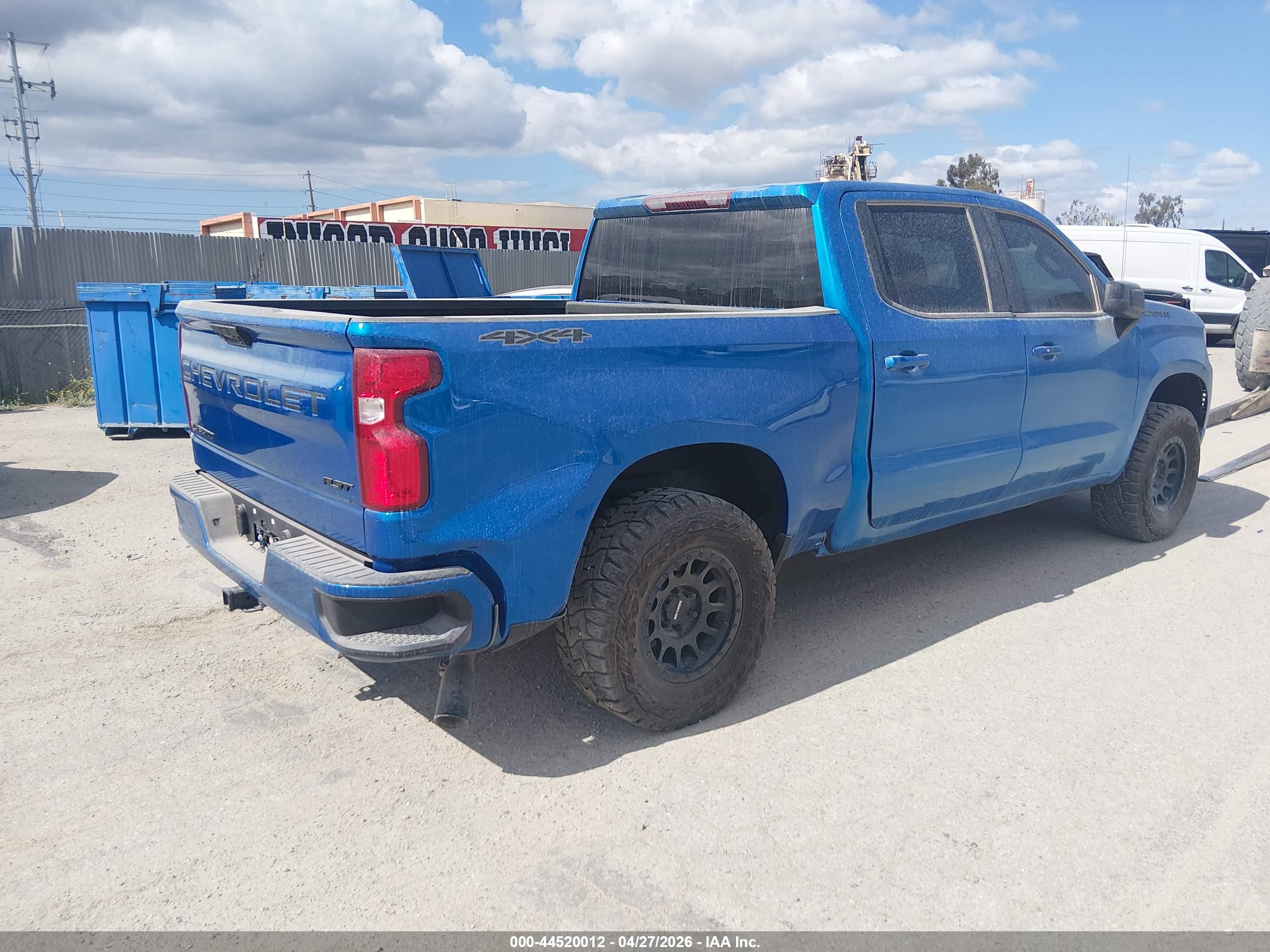CHEVROLET SILVERADO image 4