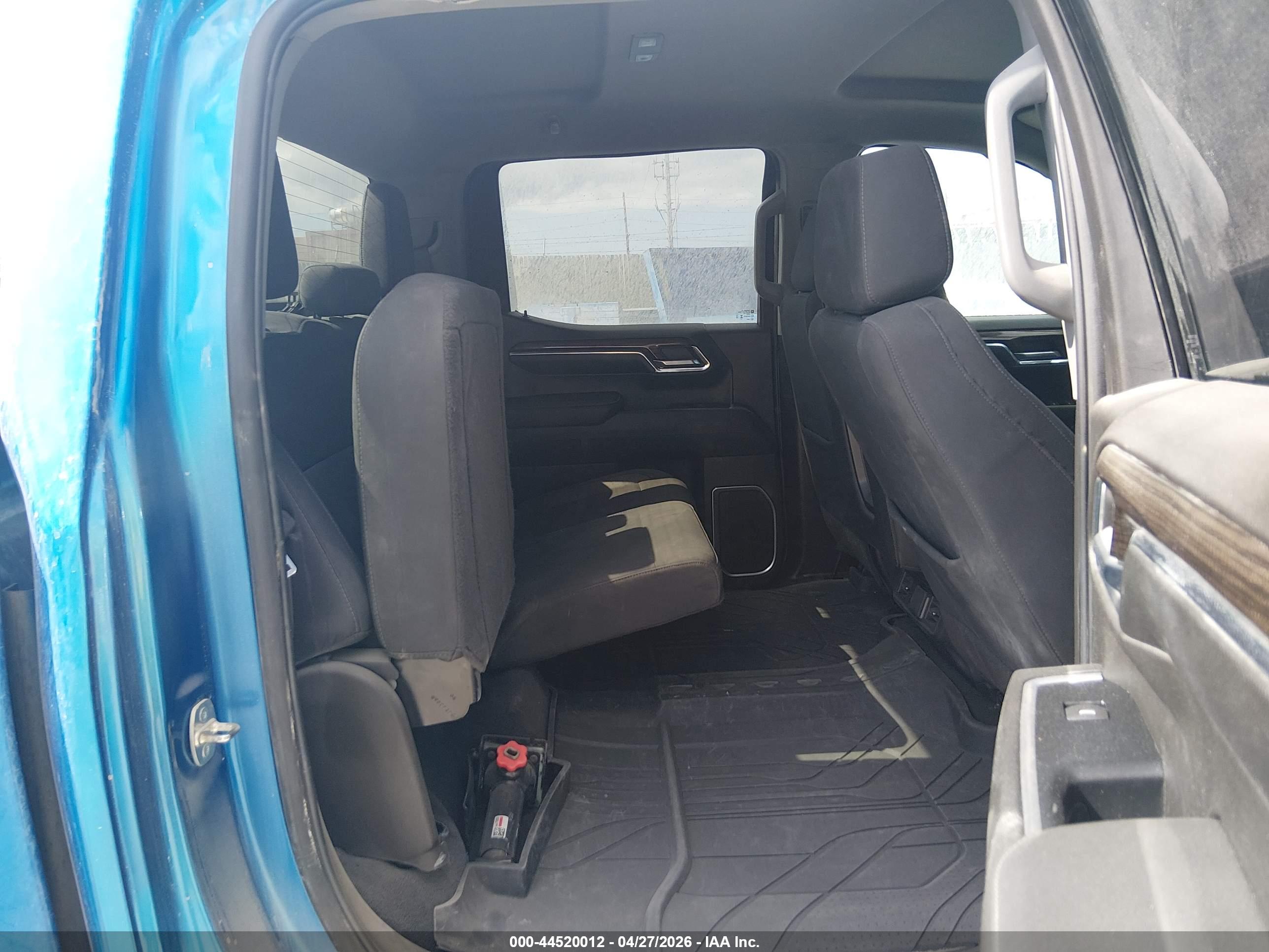 CHEVROLET SILVERADO image 8
