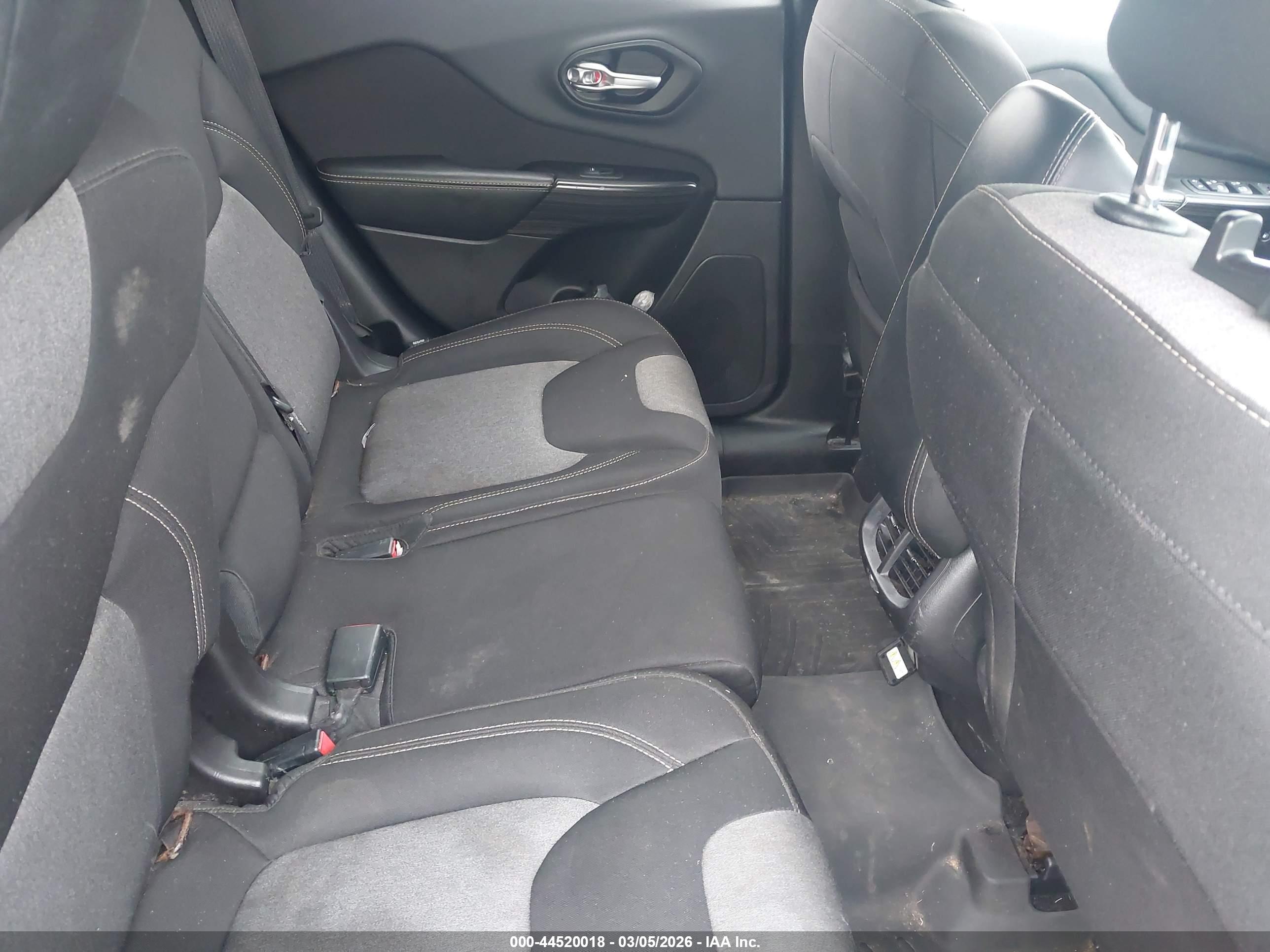 JEEP CHEROKEE image 8