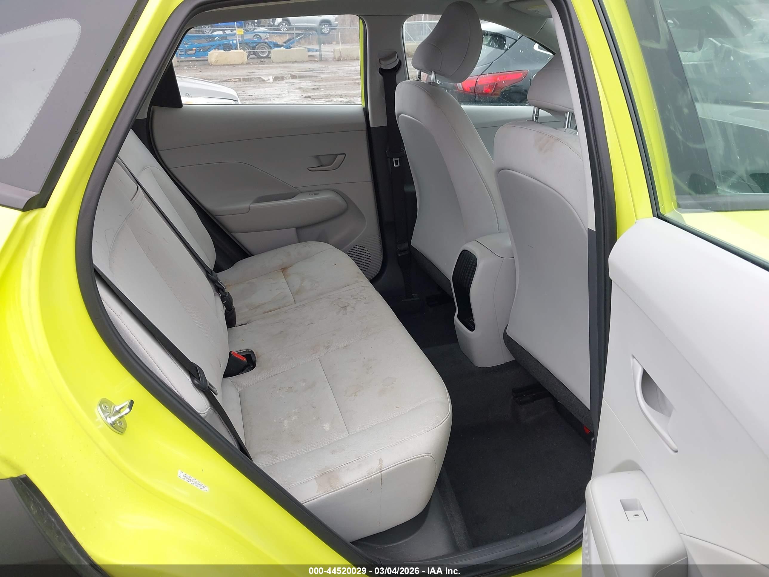 HYUNDAI KONA image 8