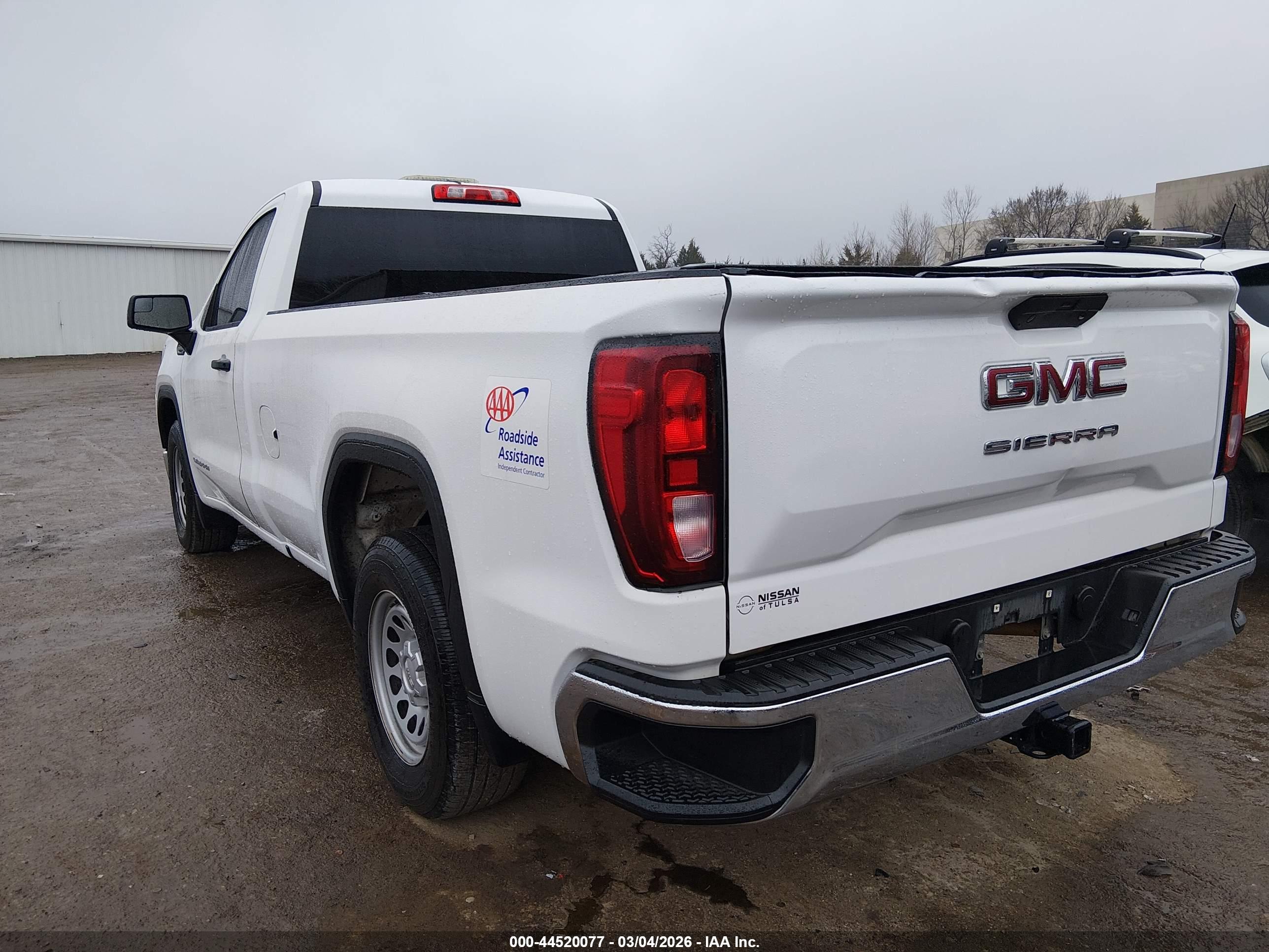 GMC SIERRA image 3